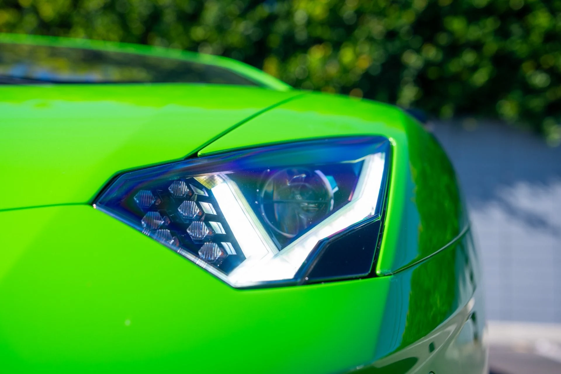 mph016_2962304421_Used_2018_Lamborghini_Aventador_LP_740_4_S_1762289338_2f6ae04d0f