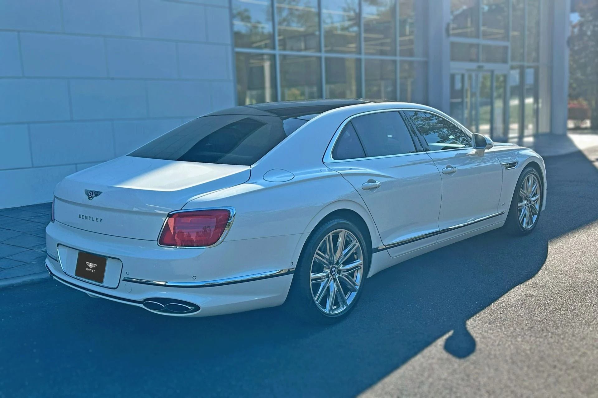mph016_2962521083_Used_2022_Bentley_Flying_Spur_V8_1759839159_4e1452df4c