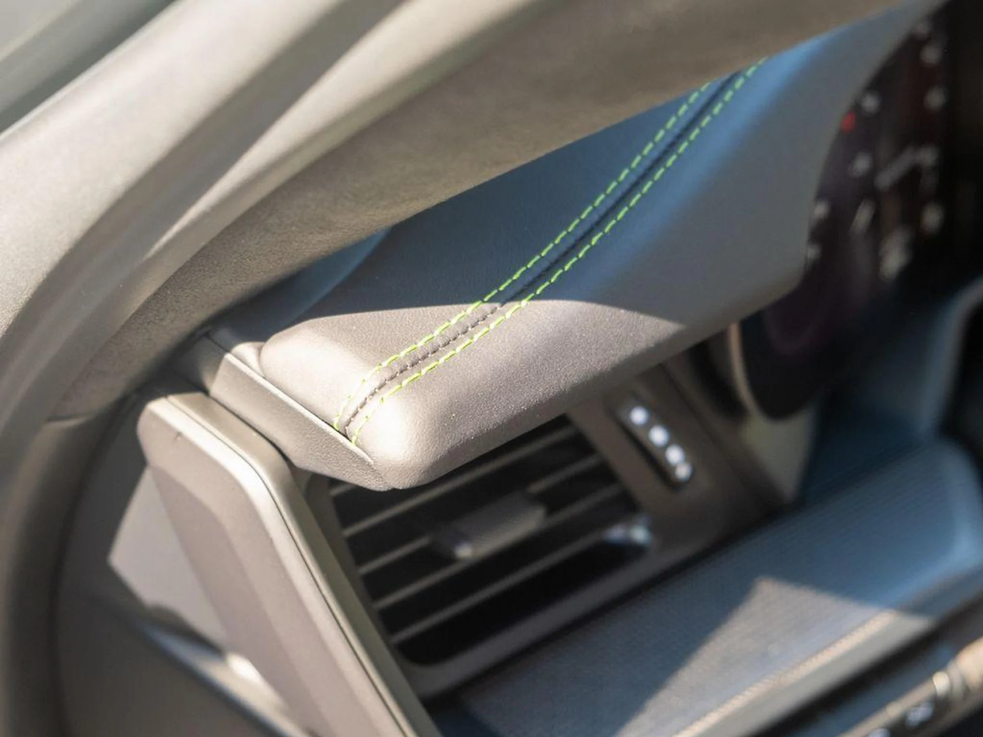 mph016_2964536775_9p_L5i_Wl4_AB_Frew9_LV_Lm_E_Ff_H3fes_2e59911ef1