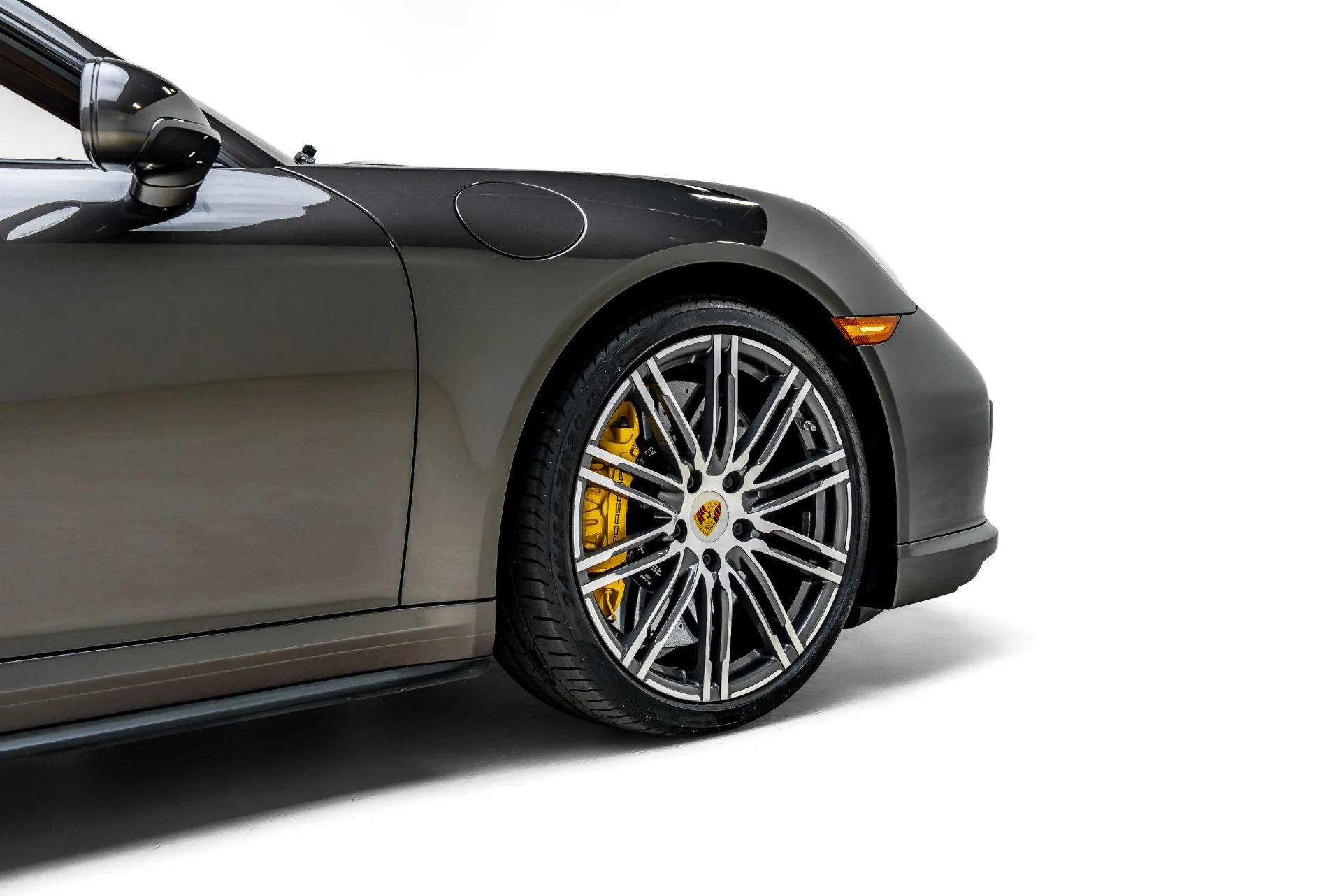 mph016_2969728058_Used_2015_Porsche_911_Turbo_S_1783626487_49de0758ba