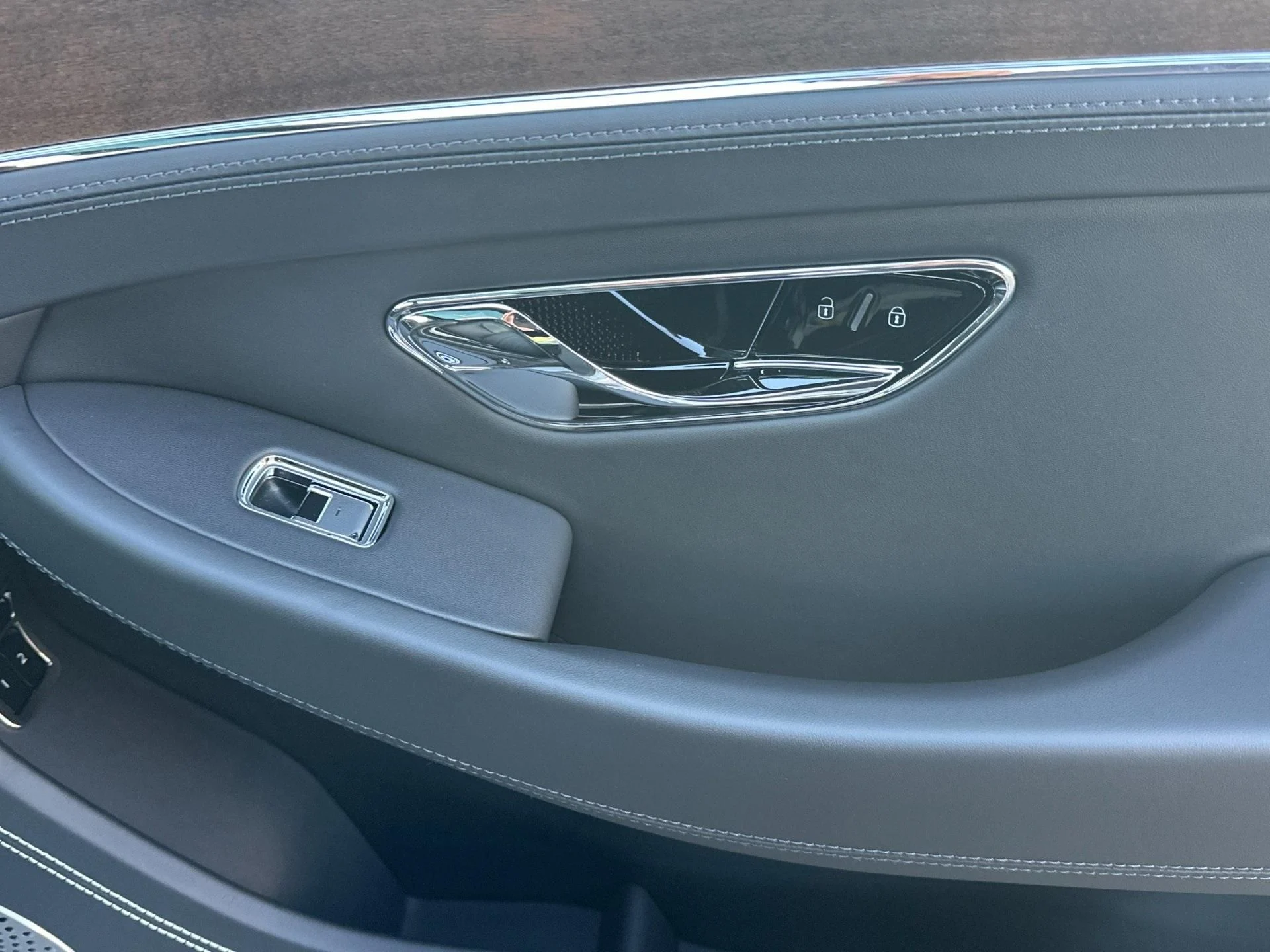 mph016_2971795717_New_2026_Bentley_1764169754_ddc9d9bd7b