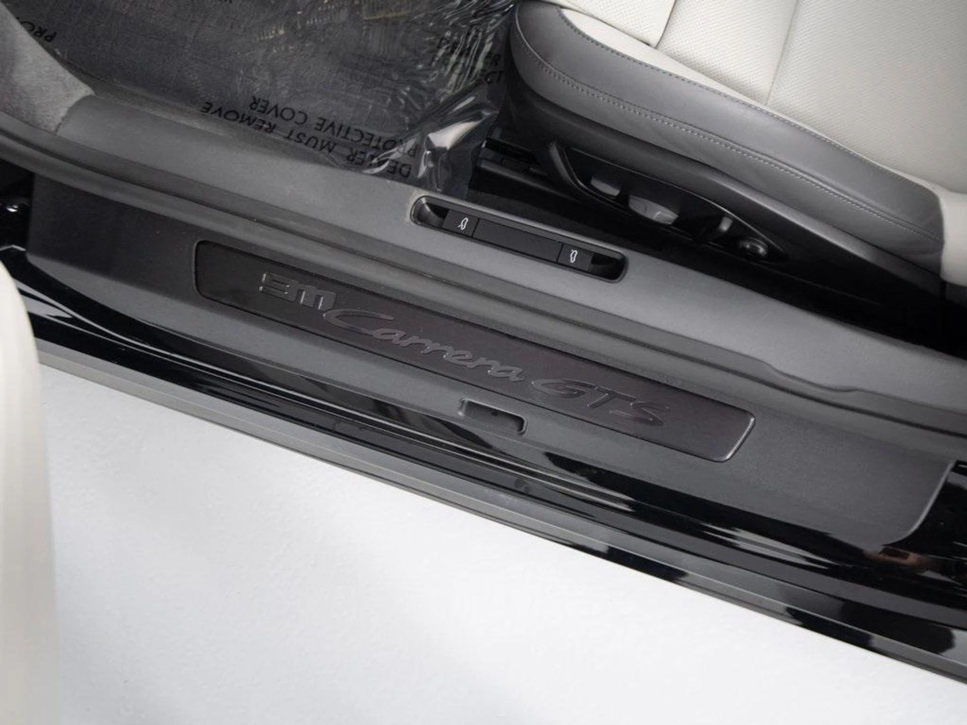 mph016_2972105430_C0_B_Pp0_V_Lxn_Shp2_G_Fac_TL_Xi_FW_1s_U_6f4e77030e