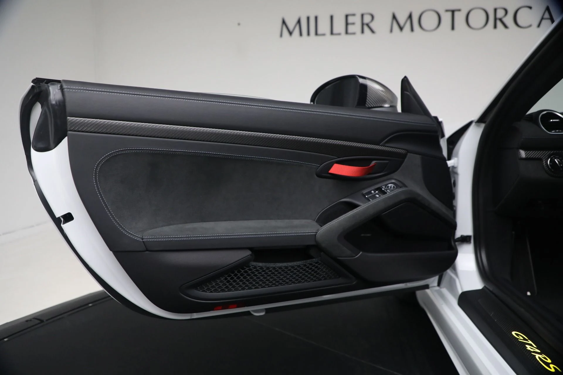 mph016_2977793495_Used_2023_Porsche_718_Cayman_GT_4_RS_1774365621_43d05d882a