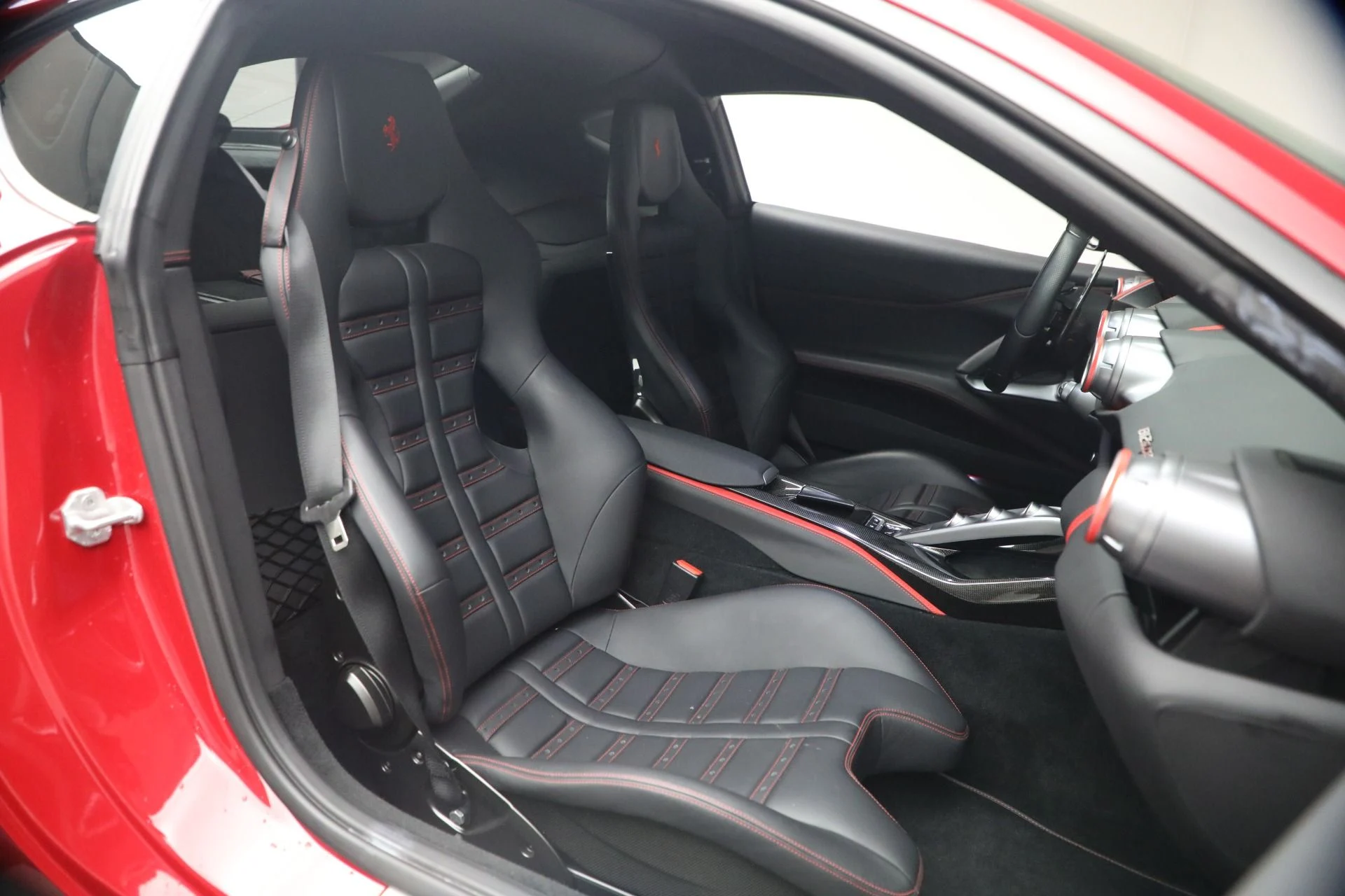 mph016_2978237256_Used_2018_Ferrari_812_Superfast_1782848495_ded42d95b4