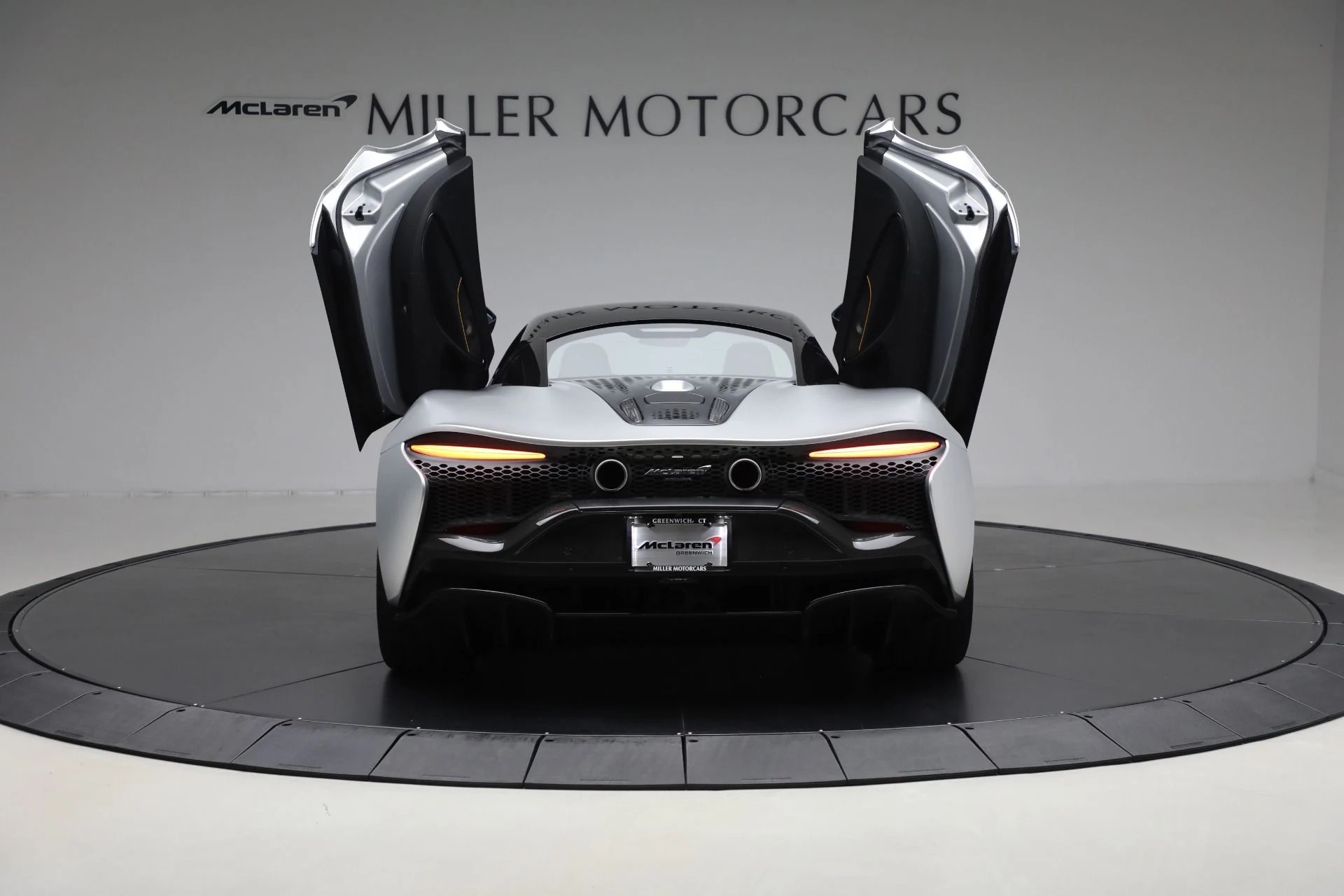 mph016_2985742205_Used_2023_Mc_Laren_Artura_Vision_5ab9f91c37