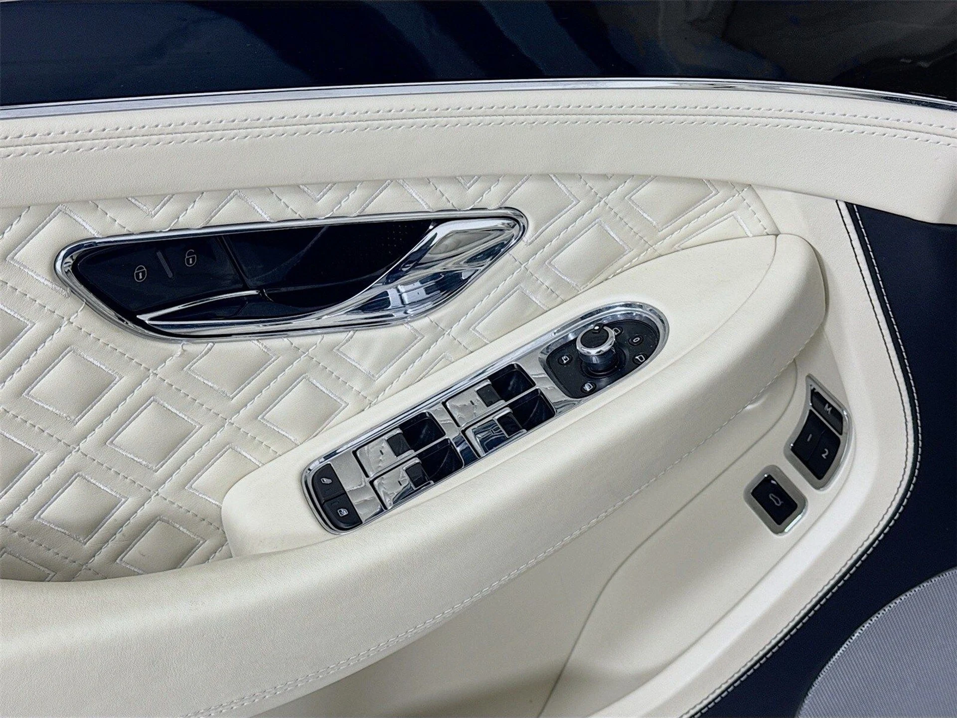 mph016_2986291056_bd09ba4ec3bbfd74a07be01602433e70x_cbae7f3785