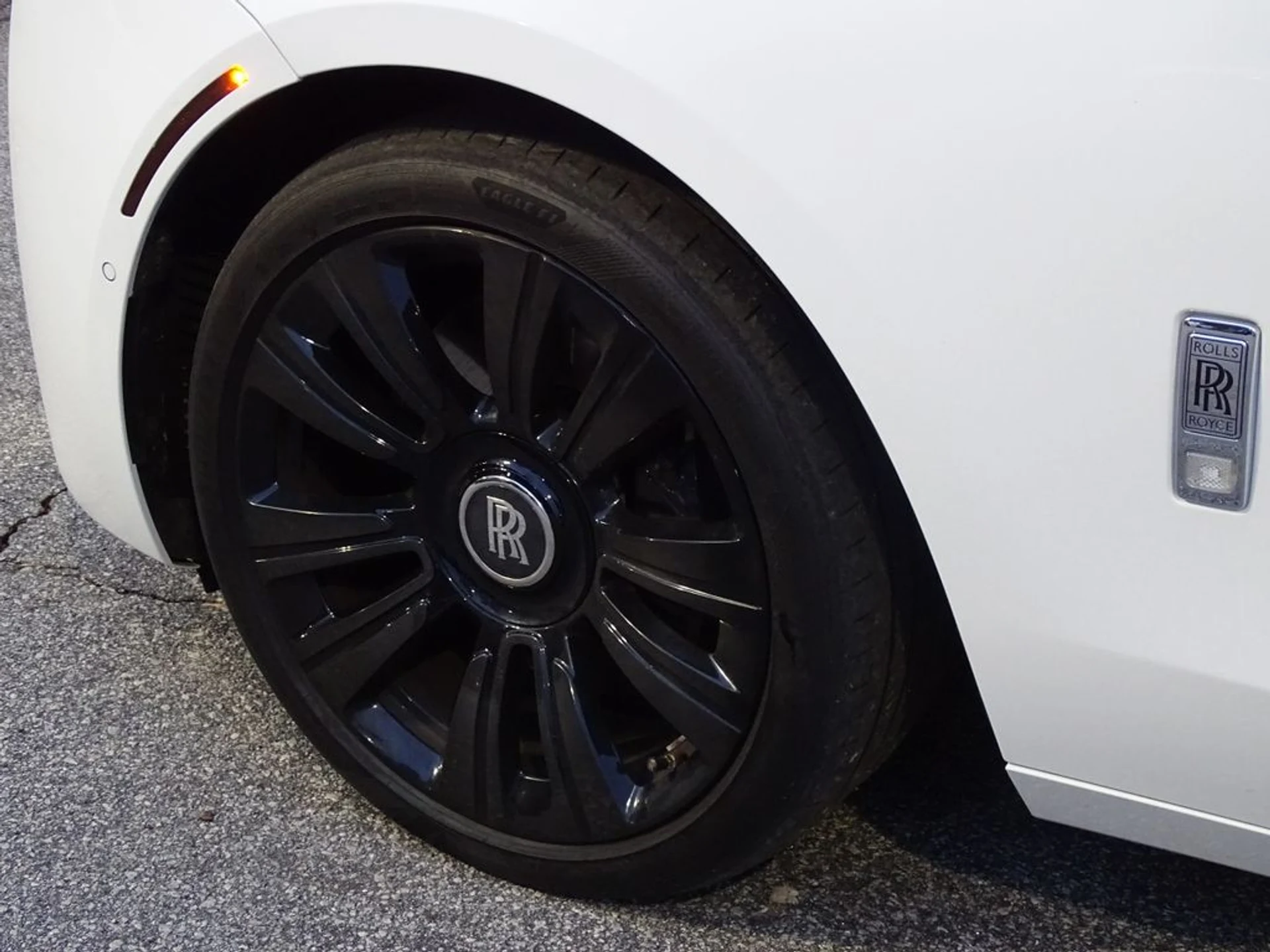 mph016_2988149605_21e32e163de37f5a0533a9db96227863x_4c2c4054f4