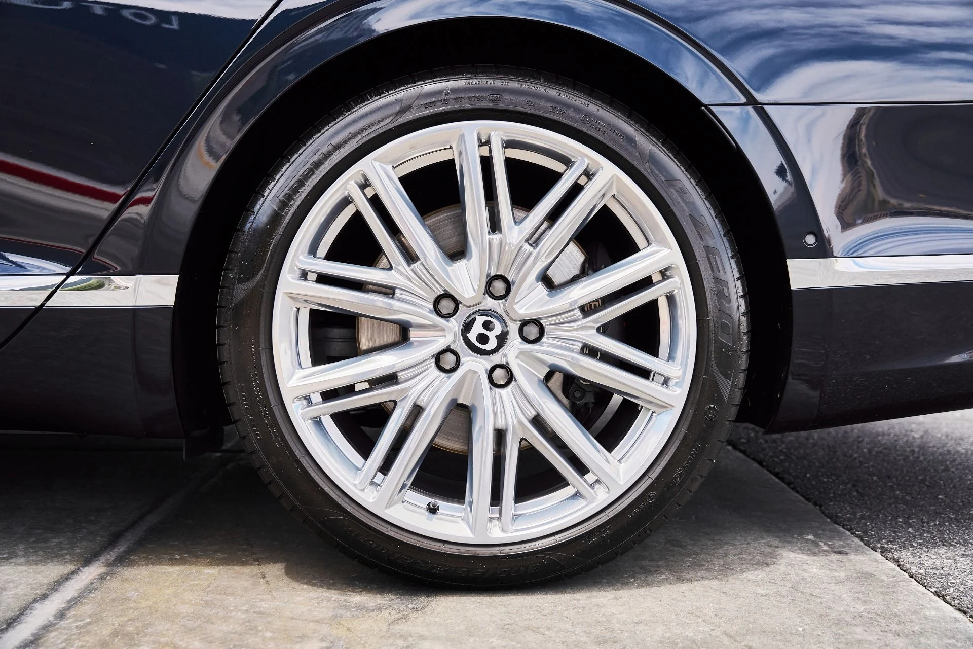 mph016_2988560660_Used_2021_Bentley_Flying_Spur_V8_1779867090_1abfe29d9c