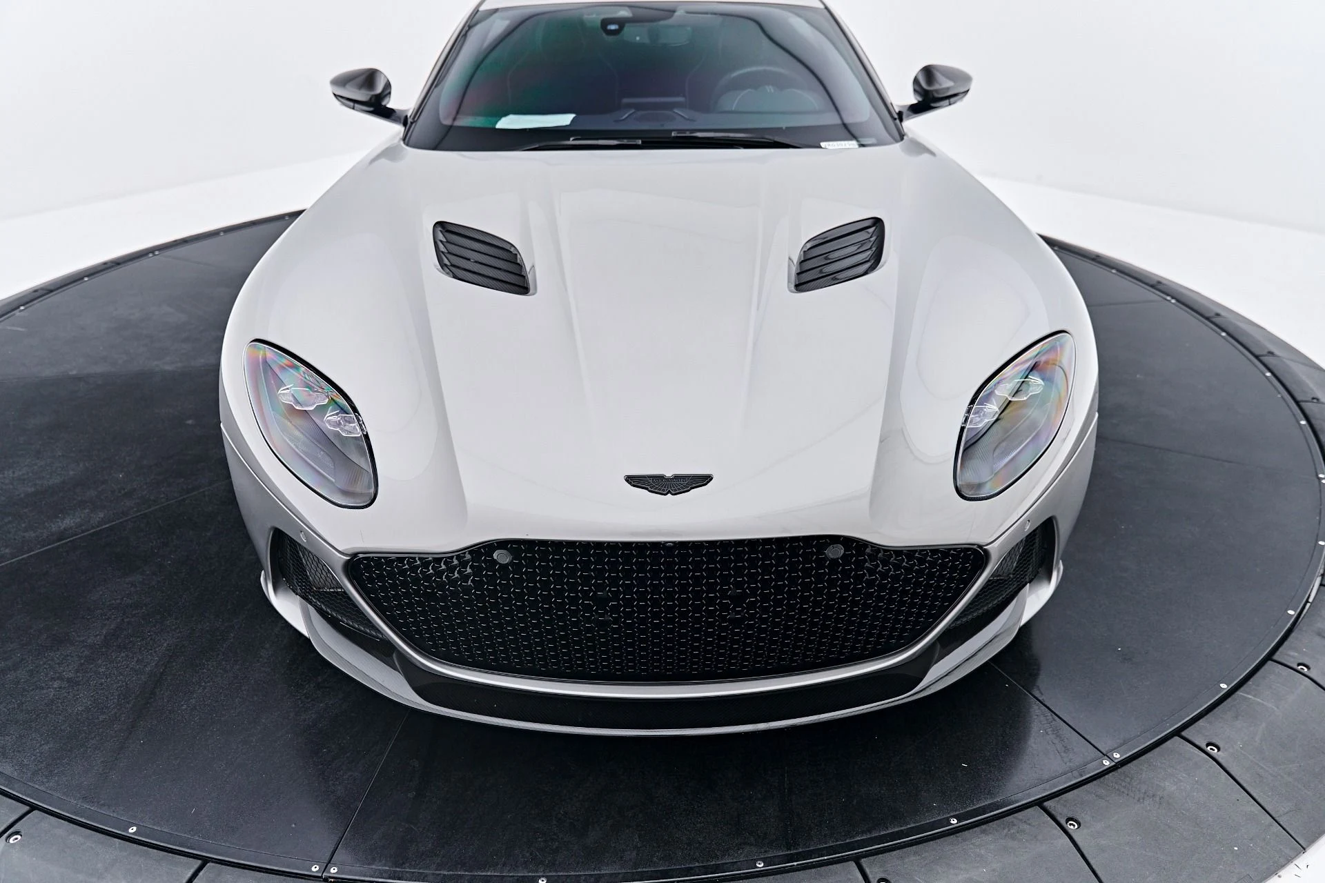 mph016_2992075493_Used_2023_Aston_Martin_DBS_1790369852_d374e429ad