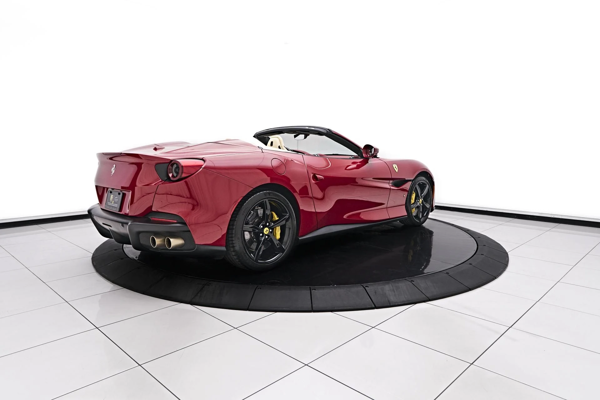 mph016_299981434_Used_2022_Ferrari_Portofino_Base_1752263914_acad793aa1