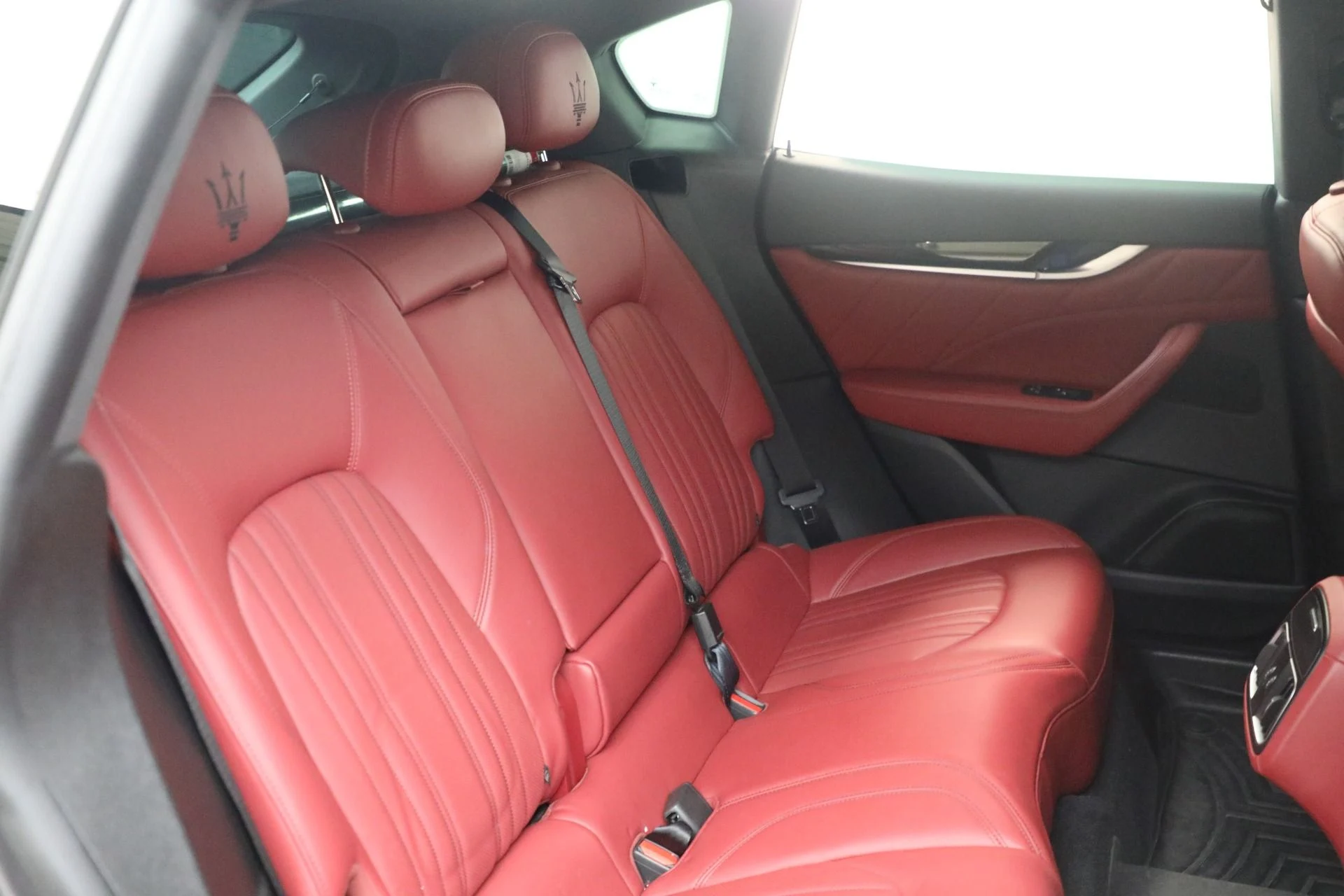 mph016_3004556205_Used_2022_Maserati_Levante_GT_1762382485_47ed99c6e0