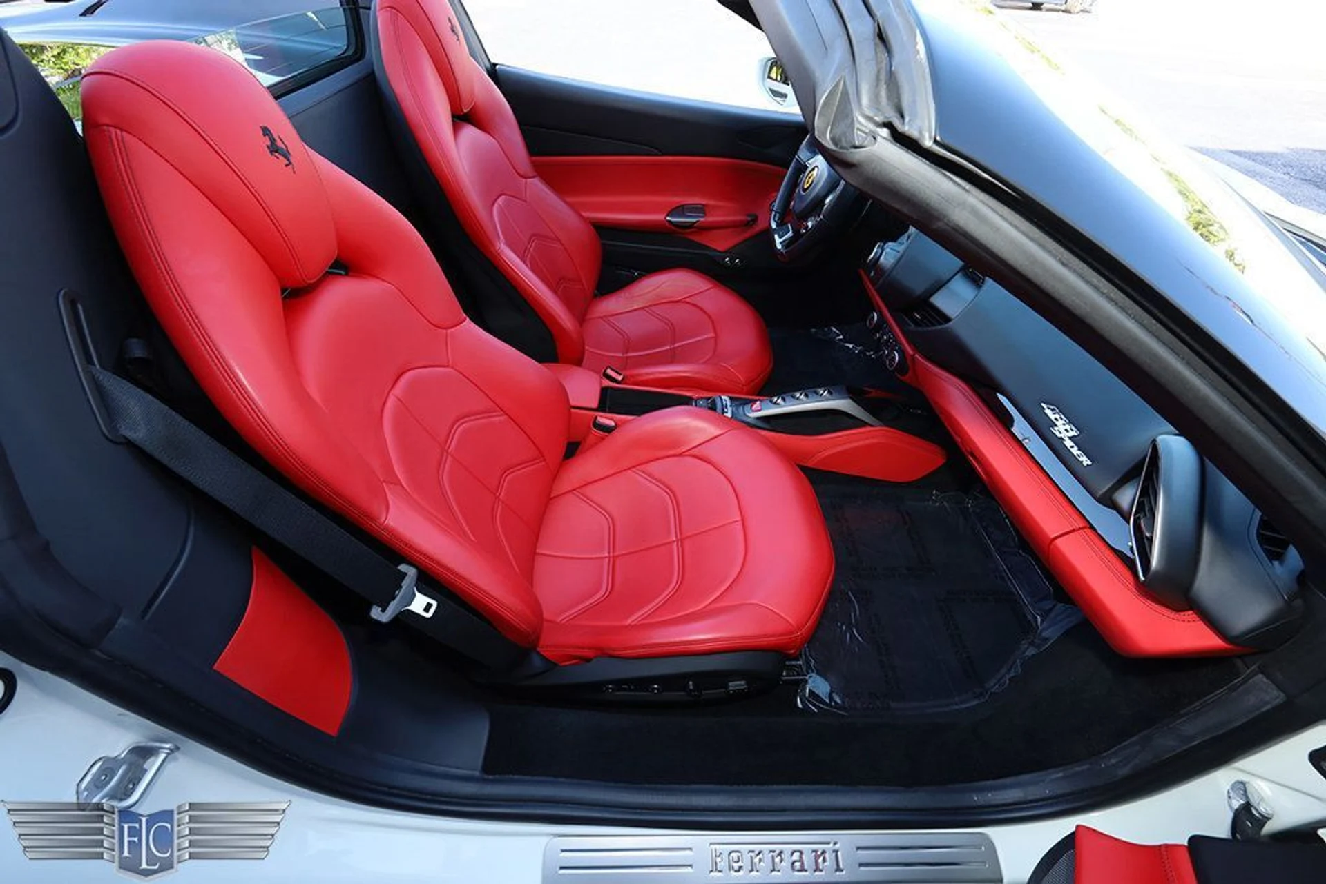 mph016_3011074303_used_2018_ferrari_488_spider_convertible_6305_22970596_17_1024_21290344aa