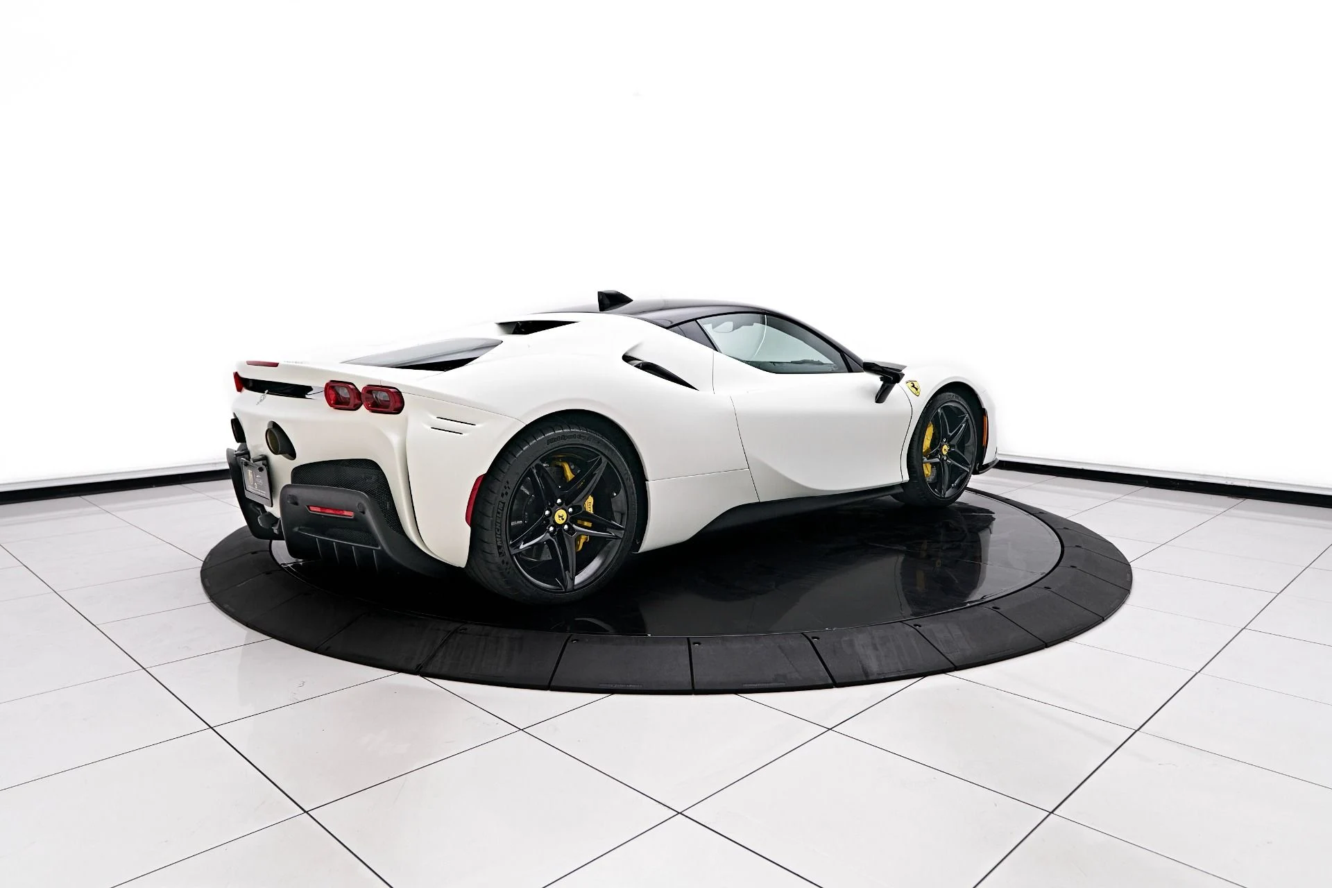 mph016_3012625512_Used_2023_Ferrari_SF_90_Stradale_Base_1757439882_3f12ad3d15