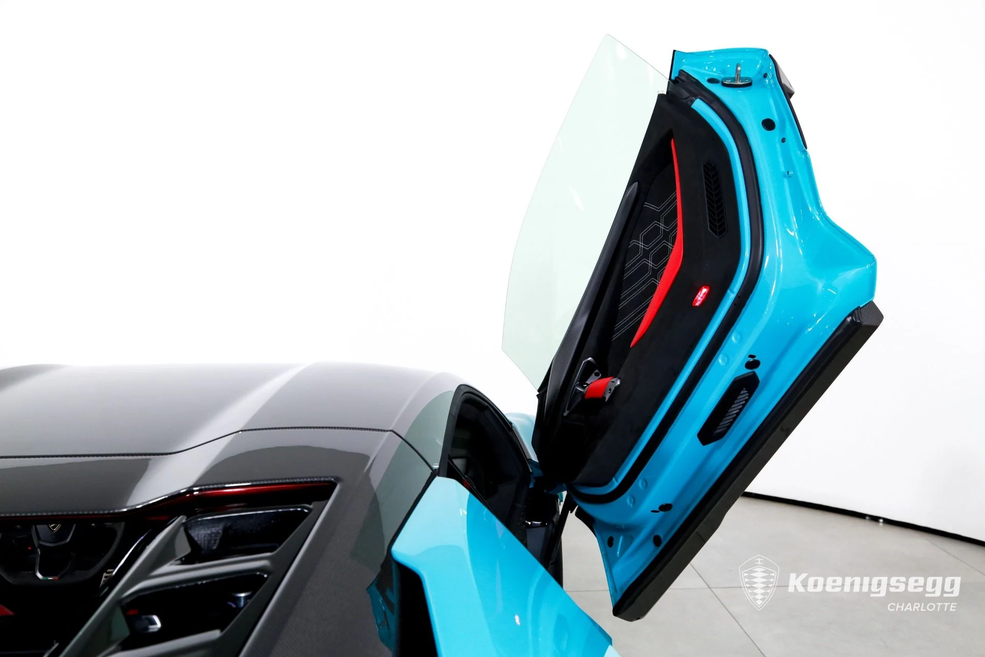 mph016_3012776813_Used_2025_Lamborghini_Revuelto_1783438439_79ae3464c3