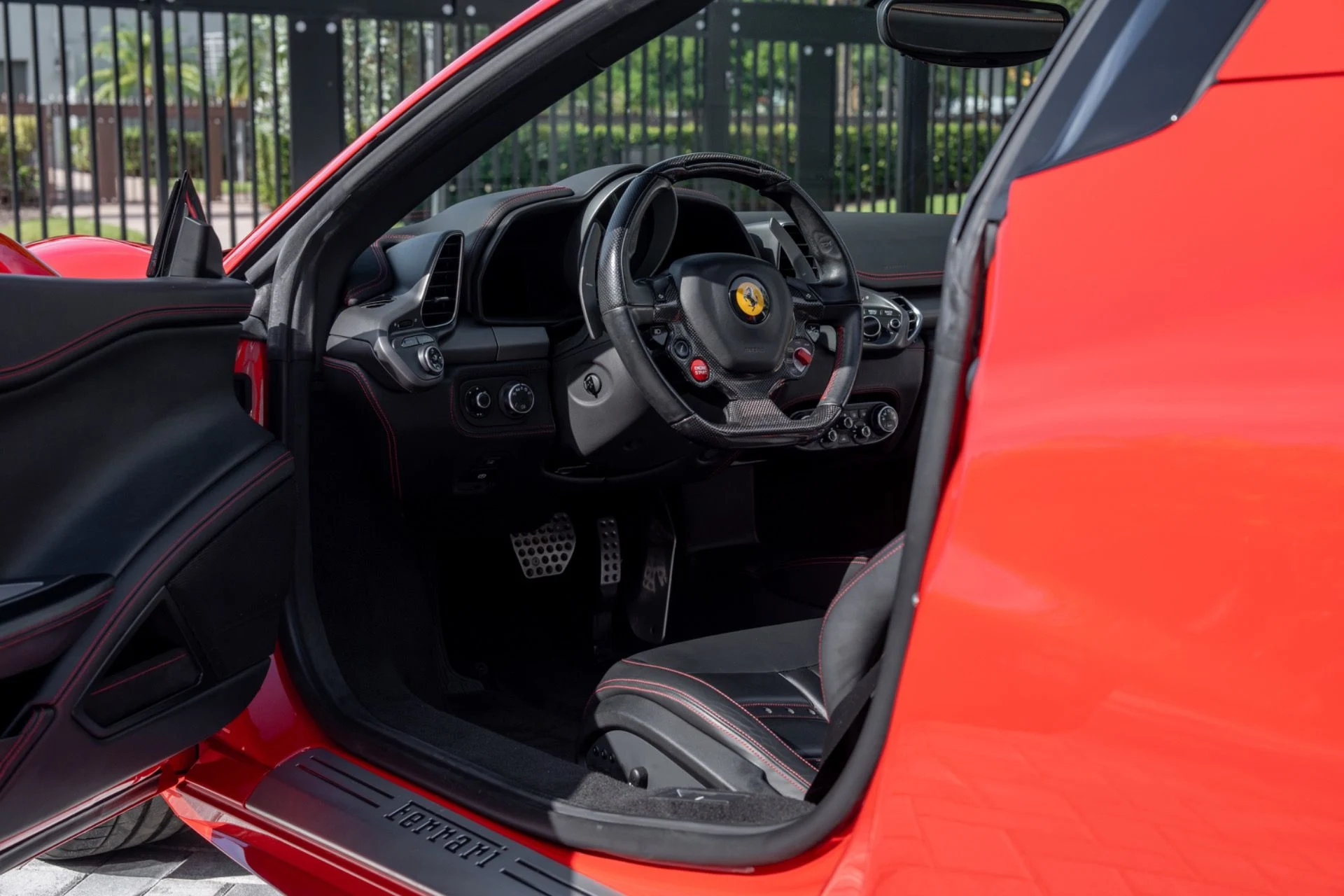 mph016_3015667280_Used_2013_Ferrari_458_Spider_1786379804_da0bb6ddfa