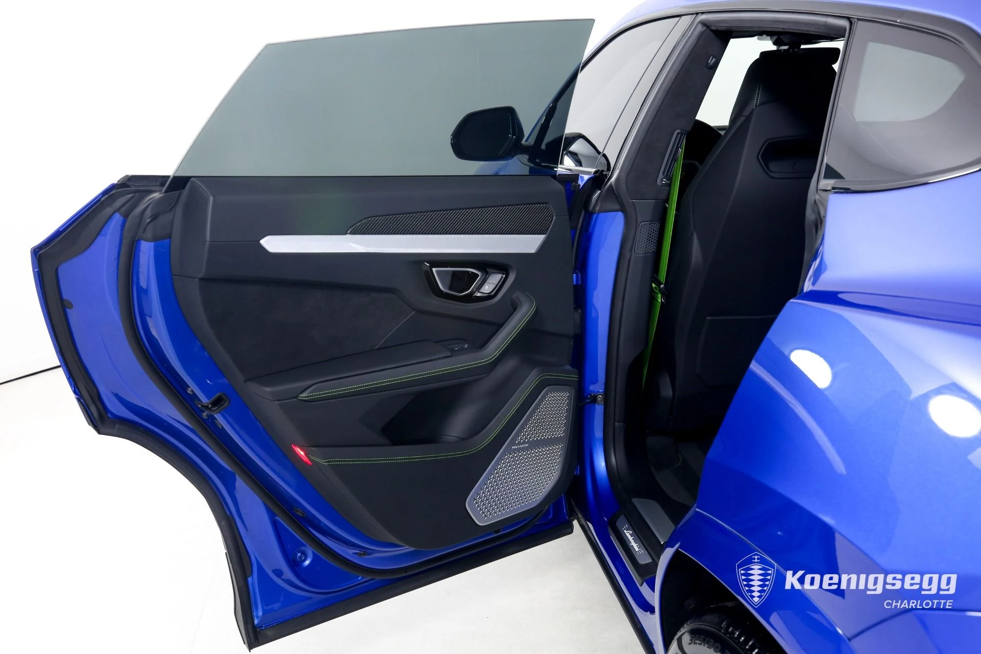 mph016_3020624580_Used_2022_Lamborghini_Urus_1696532519_e6dbd0848a