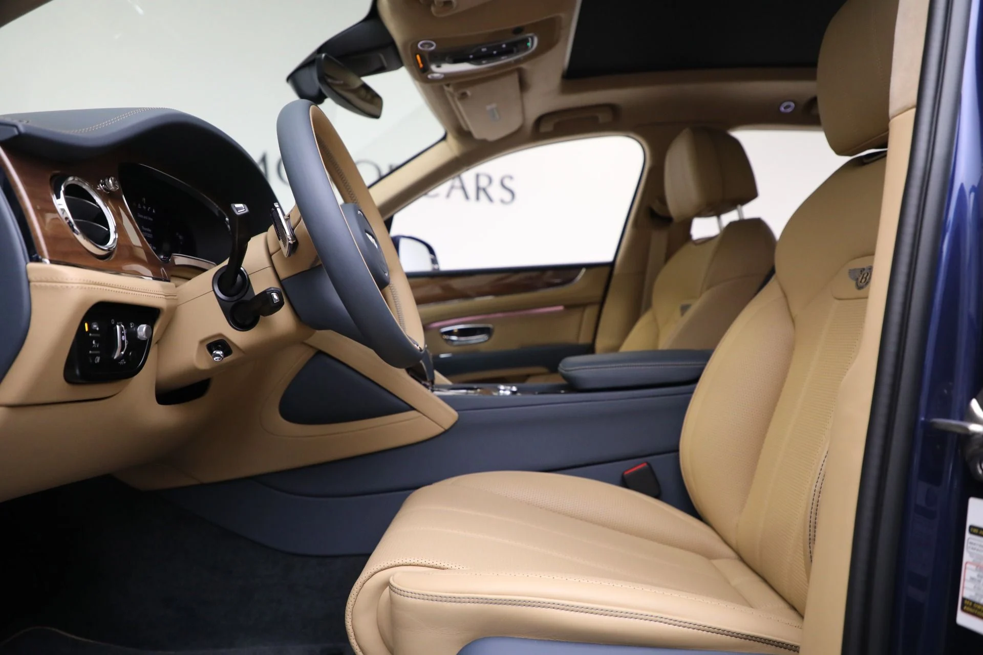 mph016_302403944_Used_2023_Bentley_Bentayga_V8_24c7cbb65b