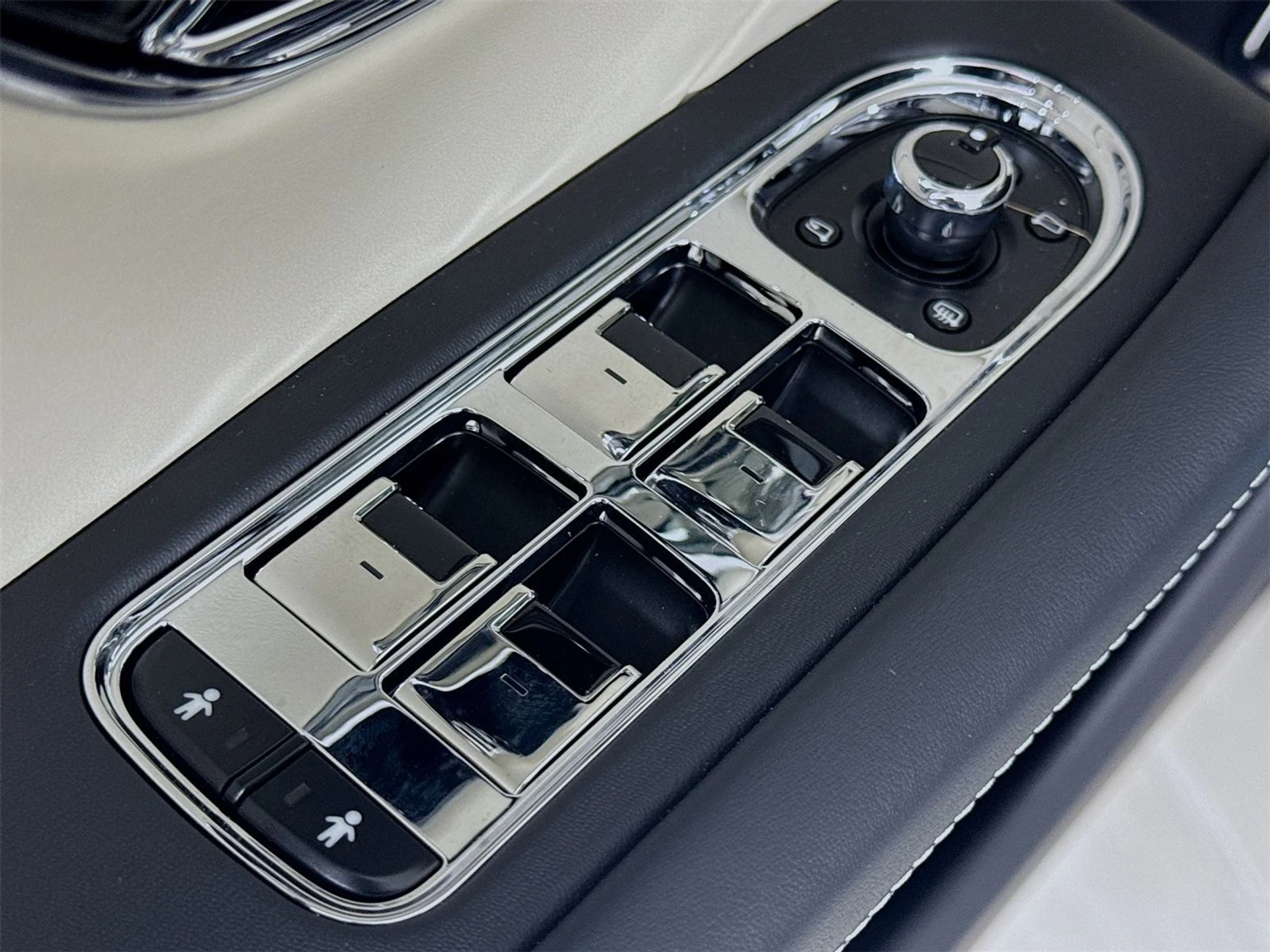 mph016_3024365428_94b9332756178871207949947f49141bx_d6b3da4e6d