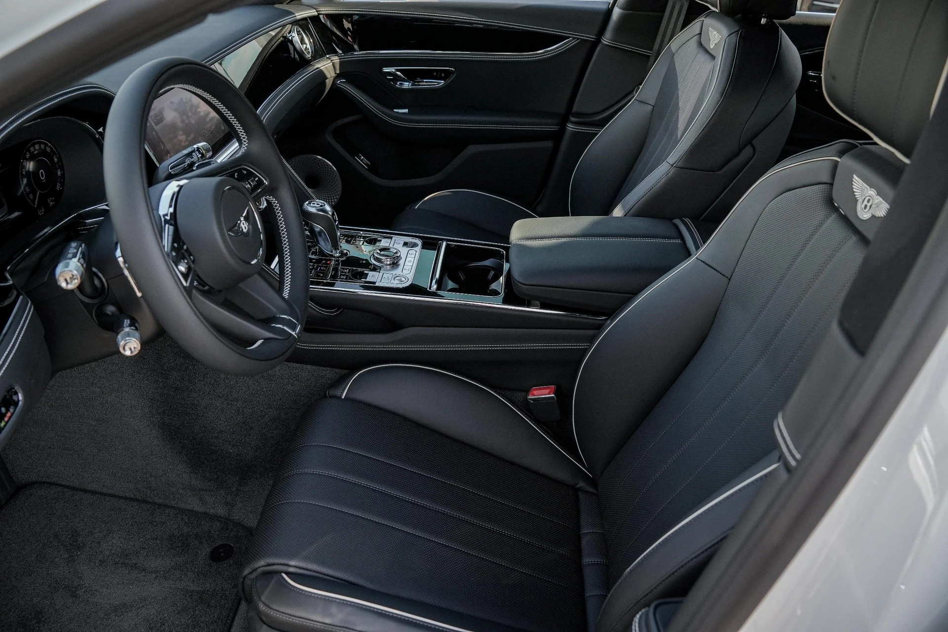mph016_3025080407_Hi_Tech_Luxury_Imports_LLC_SCBBP_6_ZG_7_TC_024549_image_16_a0201f42f9