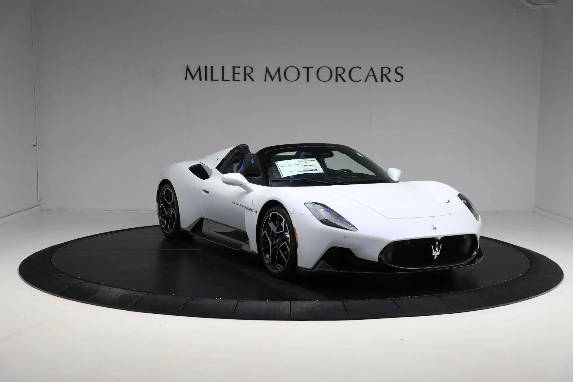mph016_3032114690_Used_2023_Maserati_MC_20_Cielo_1728047237_b468d0f9ef