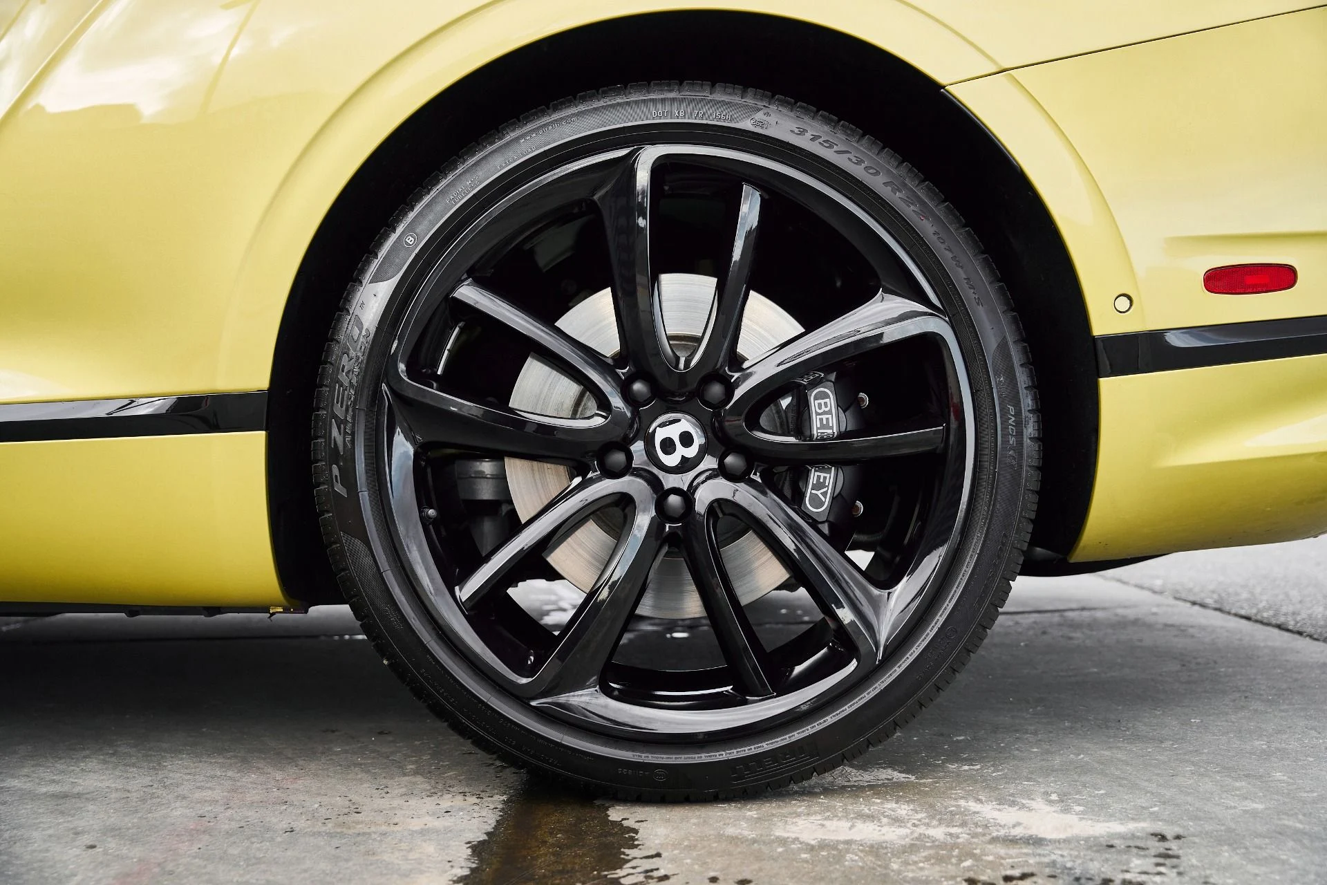 mph016_3042927162_Used_2022_Bentley_Continental_GT_V8_1766800341_6b13e876e7