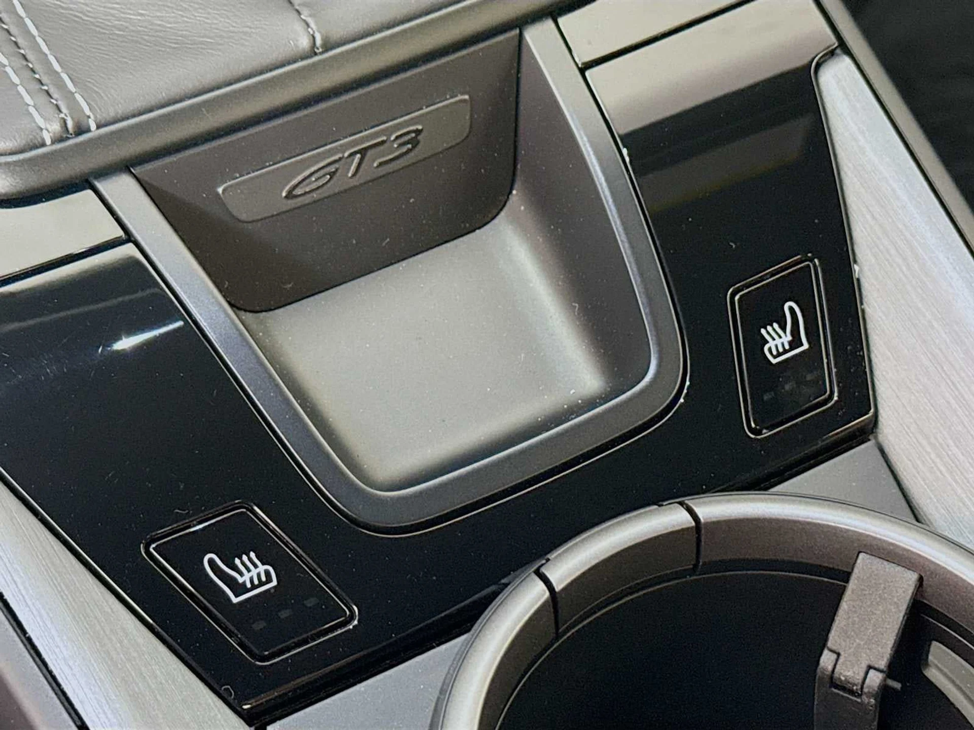 mph016_3047796820_17_860fb45475