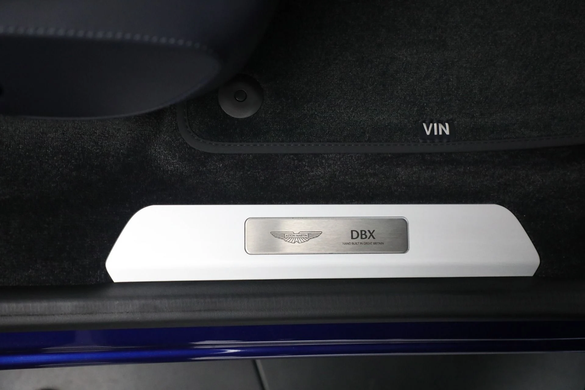 mph016_3055403636_New_2025_Aston_Martin_DBX_707_707_0f7e6b63c5