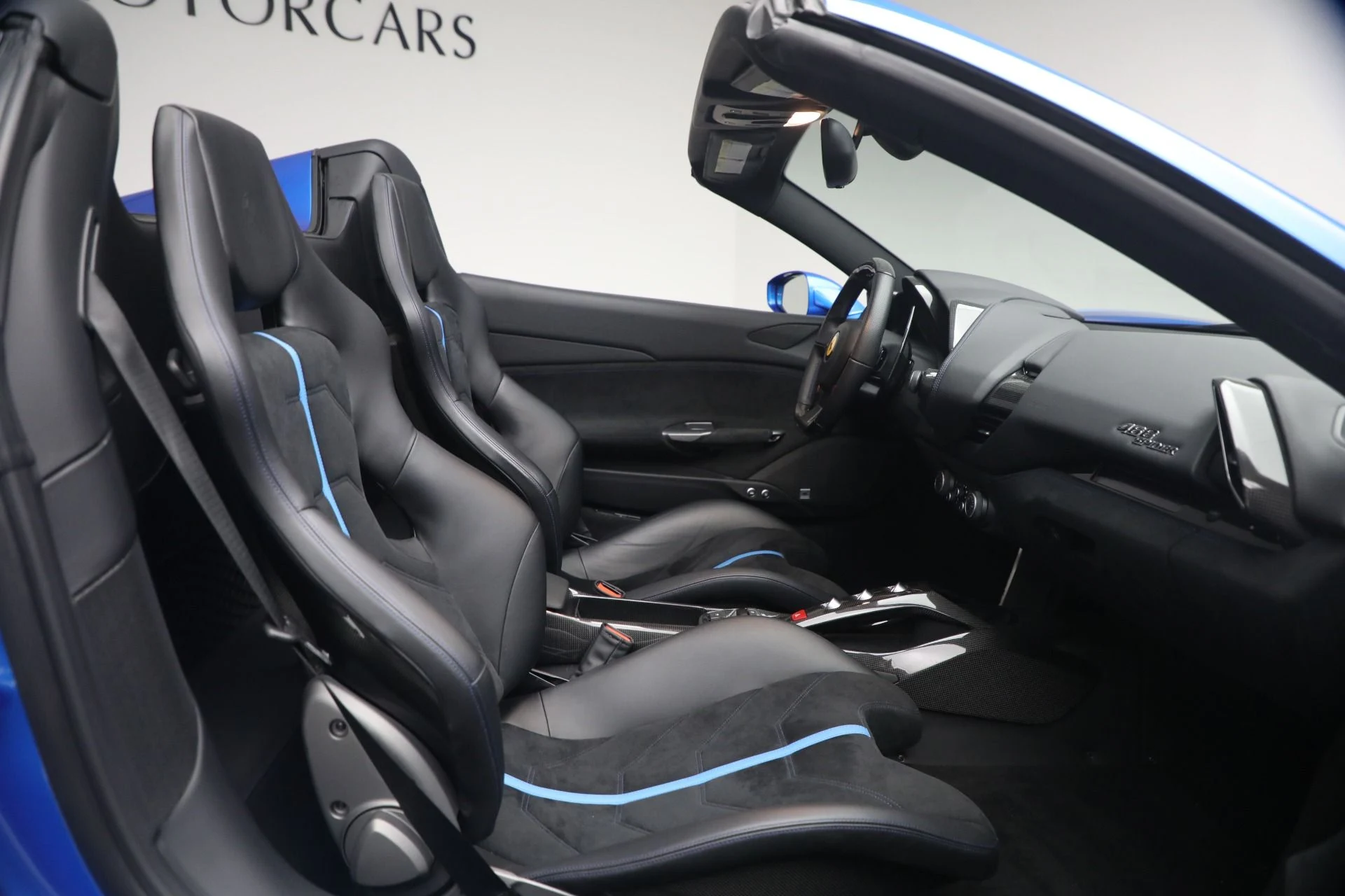 mph016_3056297086_Used_2017_Ferrari_488_Spider_1779887206_7485d344e7