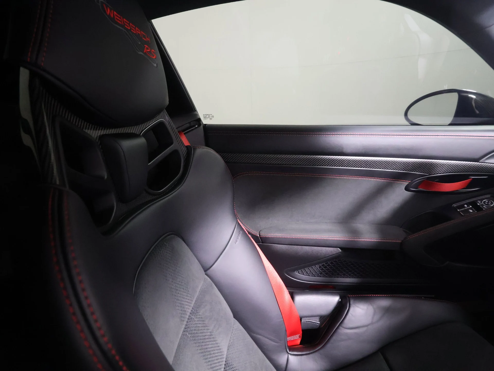 mph016_3072854328_63e4a772f773811a4aab6860206df9f1x_f3725e01cd