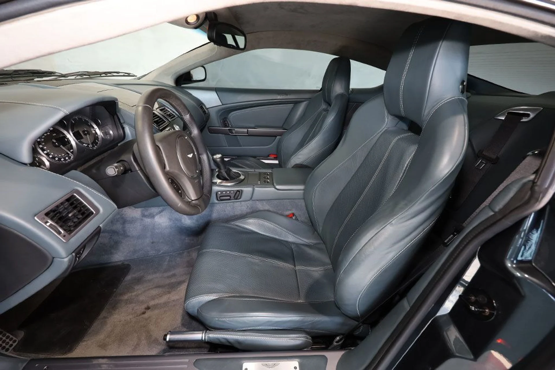 mph016_3074032280_used_2007_aston_martin_db9_2drcoupemanual_9689_21830752_17_1024_ac9e483c95