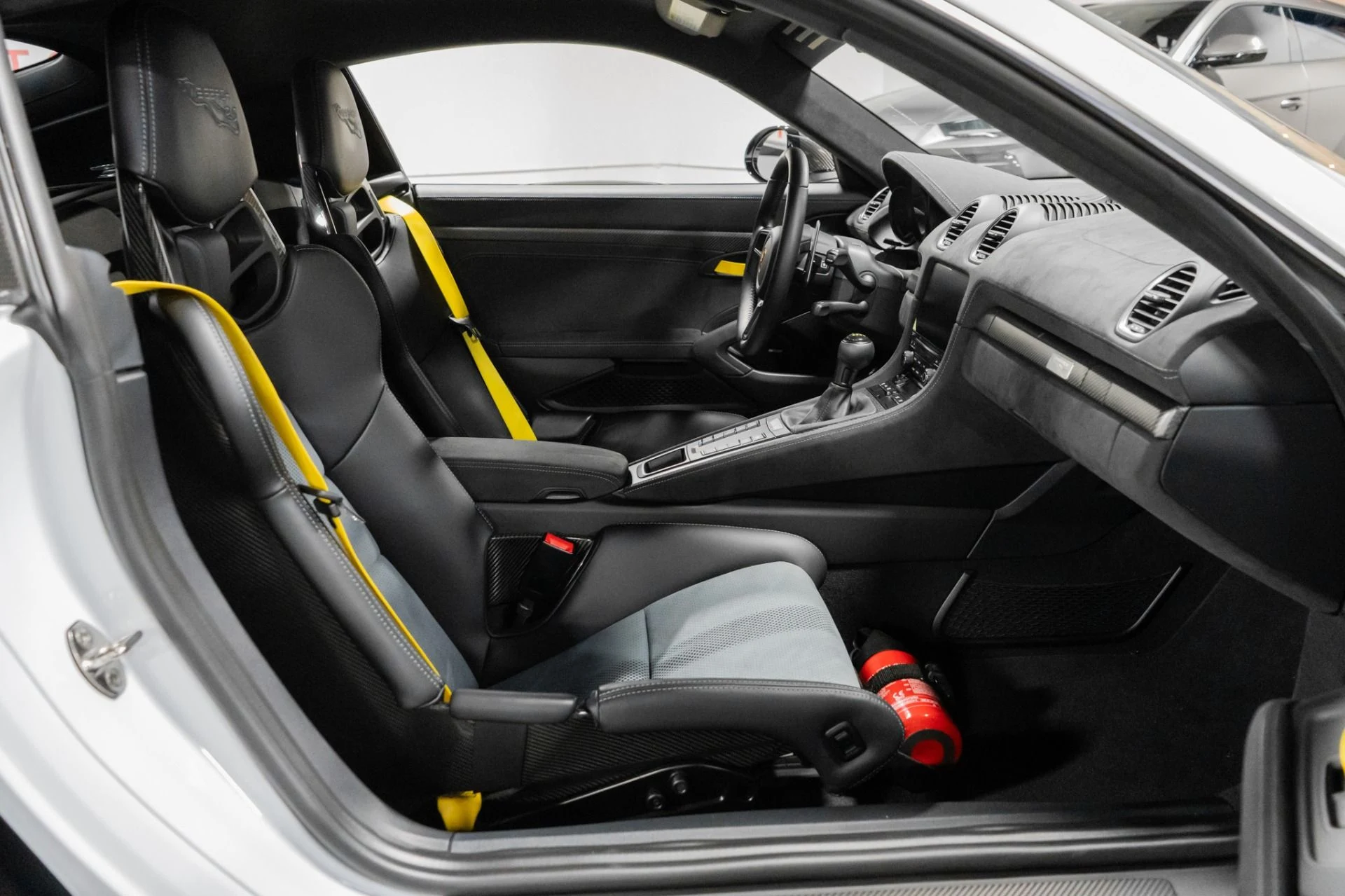 mph016_3076997298_Used_2023_Porsche_718_Cayman_GT_4_RS_Weissach_1757357596_b3b4b3b114