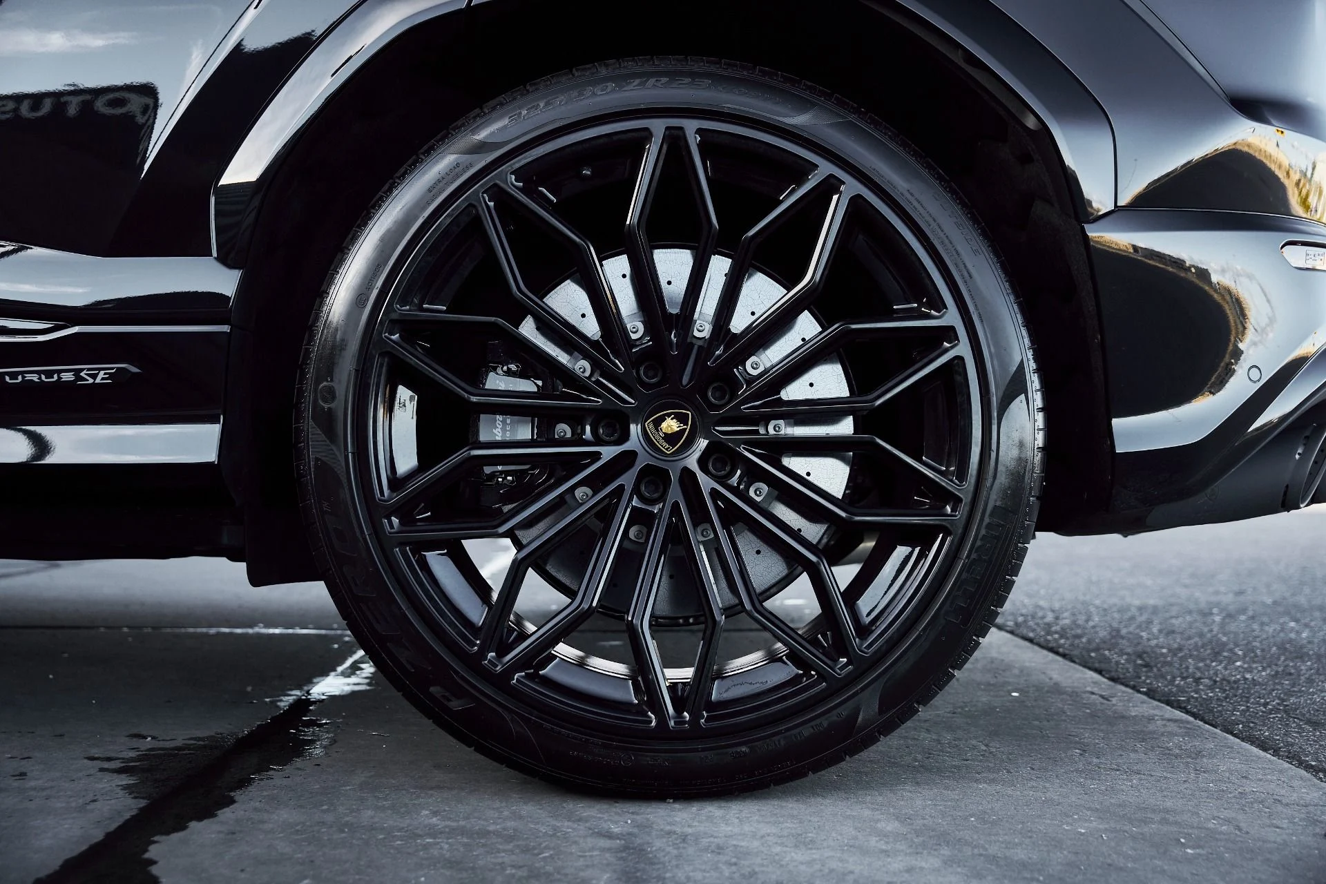 mph016_3083990298_Used_2025_Lamborghini_Urus_SE_1767720839_52afe6abfd