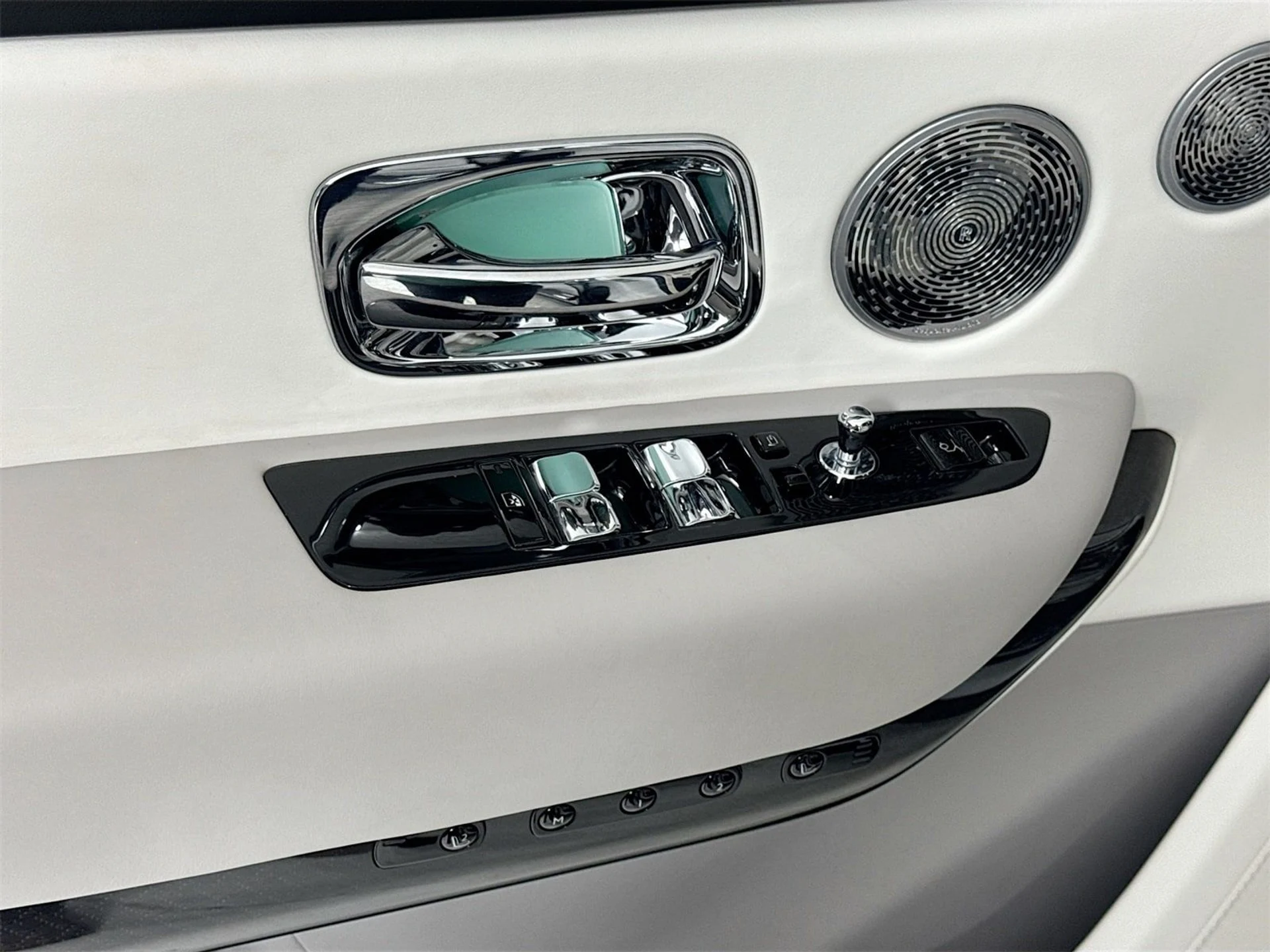 mph016_3086554972_b1708a66b18e1dbe4262a9feb05e0277x_97d345cf04