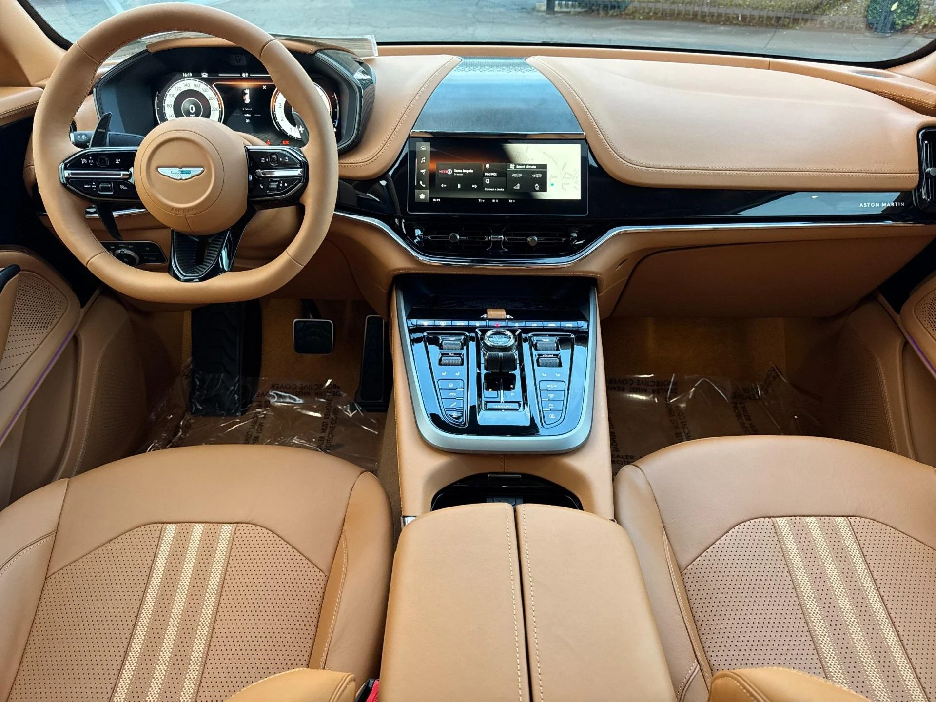 mph016_3100530861_New_2026_Aston_Martin_DBX_707_1767798692_a2b7108c31