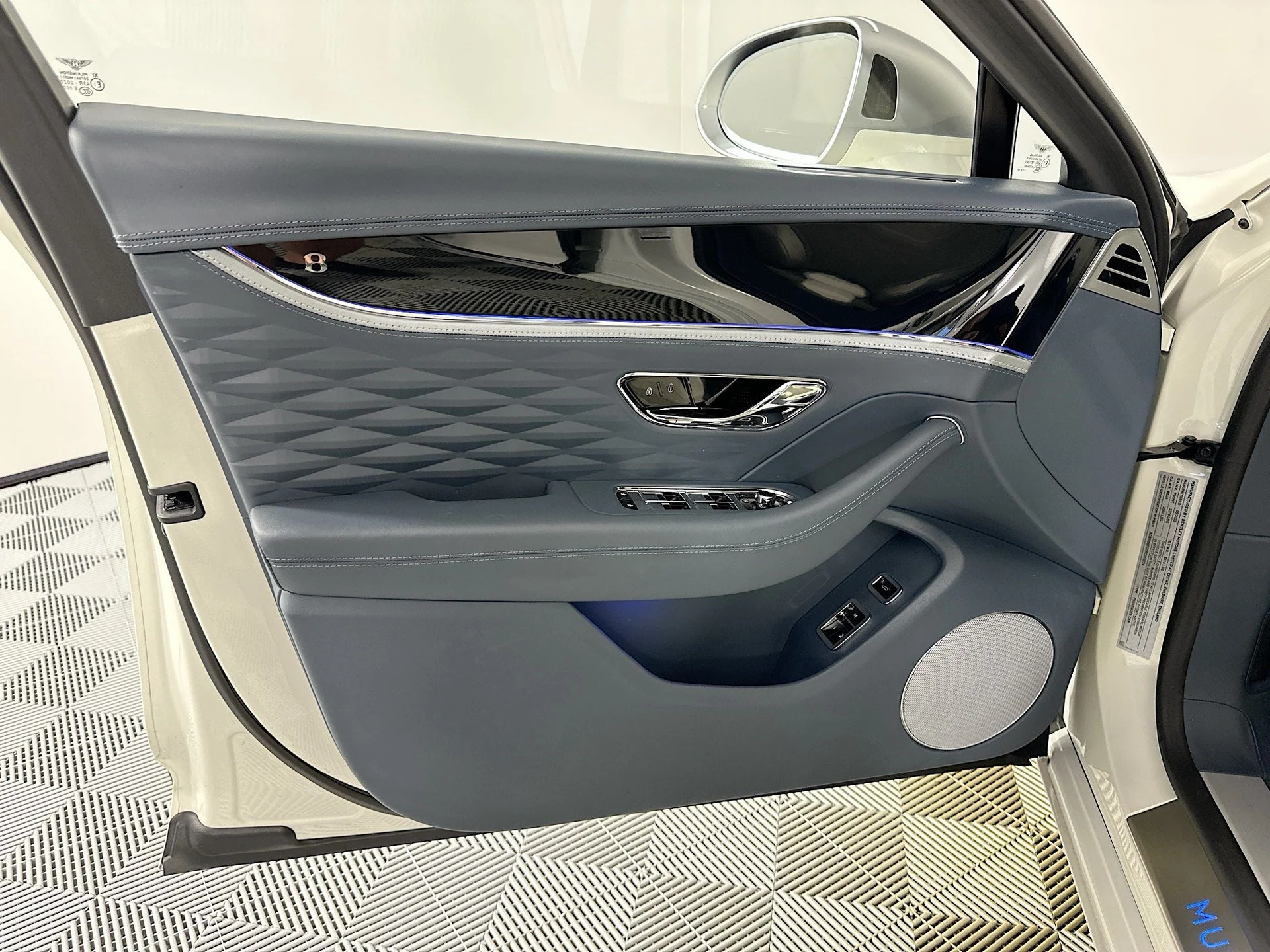 mph016_3101646980_17_92ec0ccc66