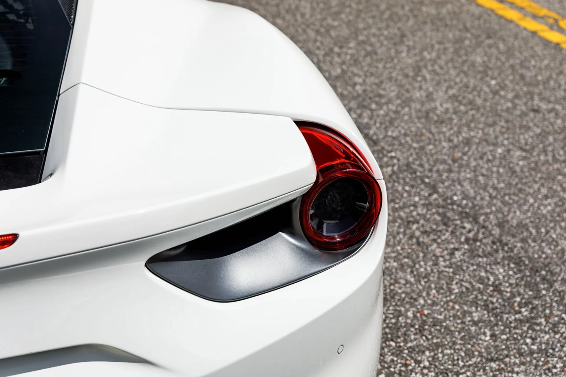 mph016_3105436871_594_p17_l_daea9a1002