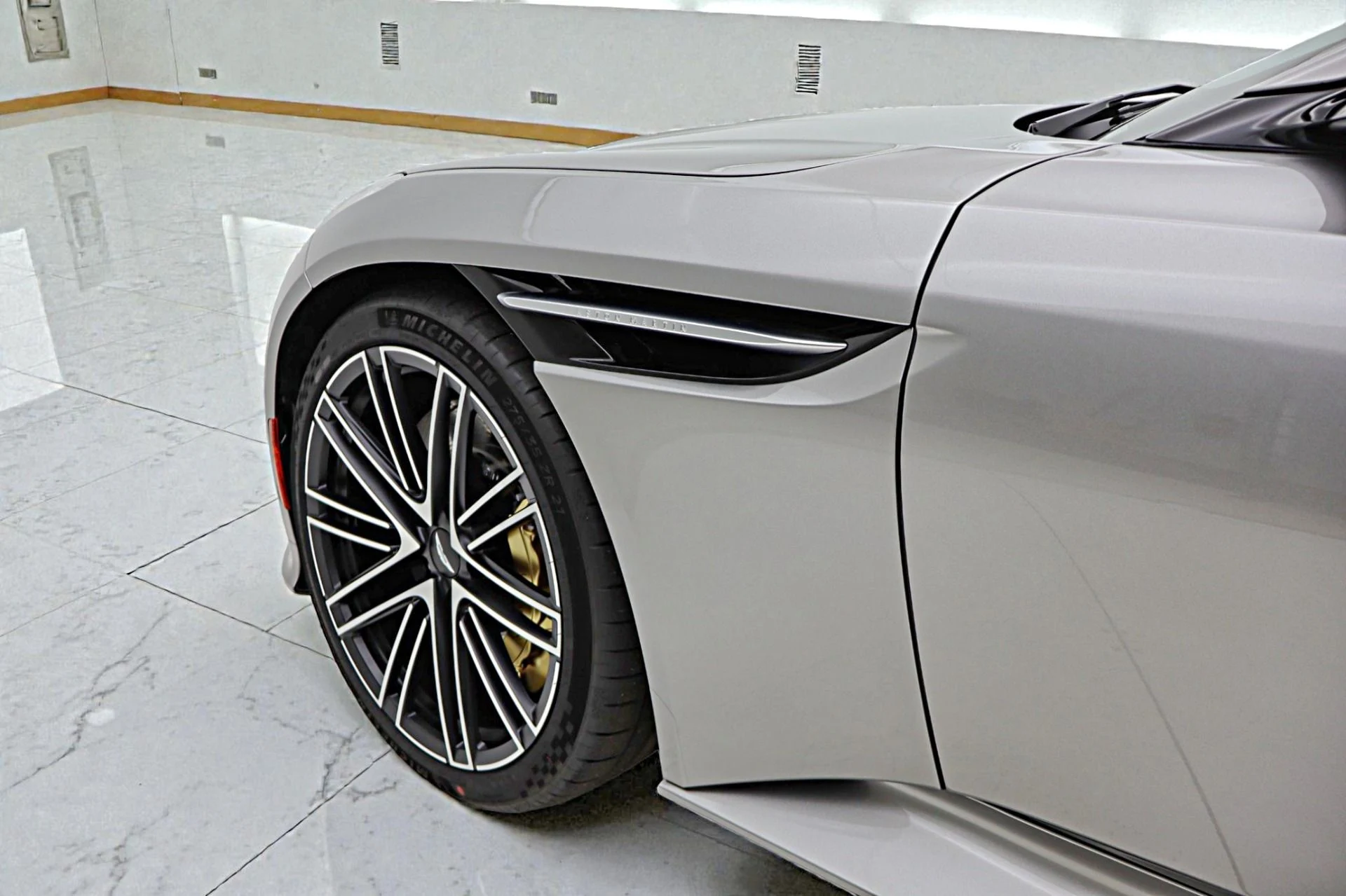 mph016_3105574179_New_2026_Aston_Martin_DB_12_Volante_cd582f1d7a