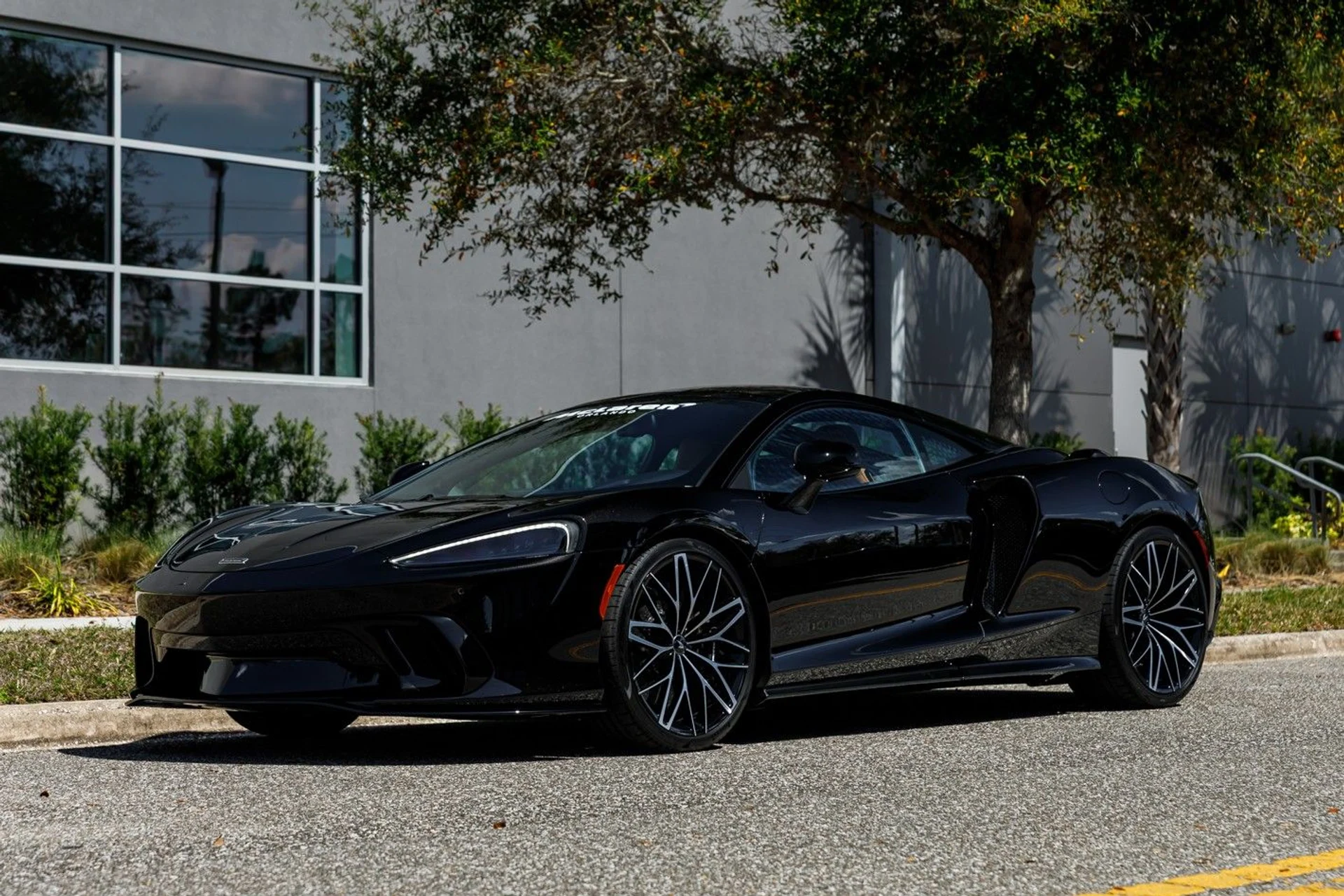 mph016_3107670382_470_p17_l_6618a2adb3