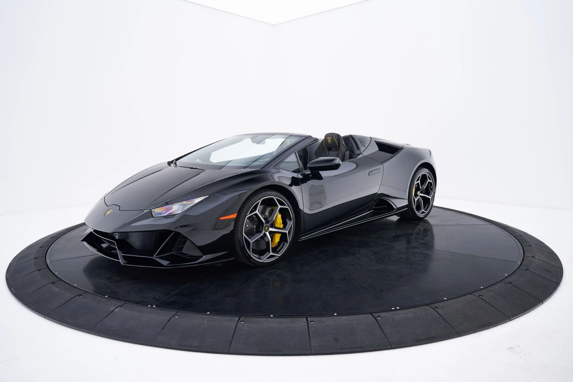 mph016_3111893682_Used_2024_Lamborghini_Huracan_1793135545_7905759185