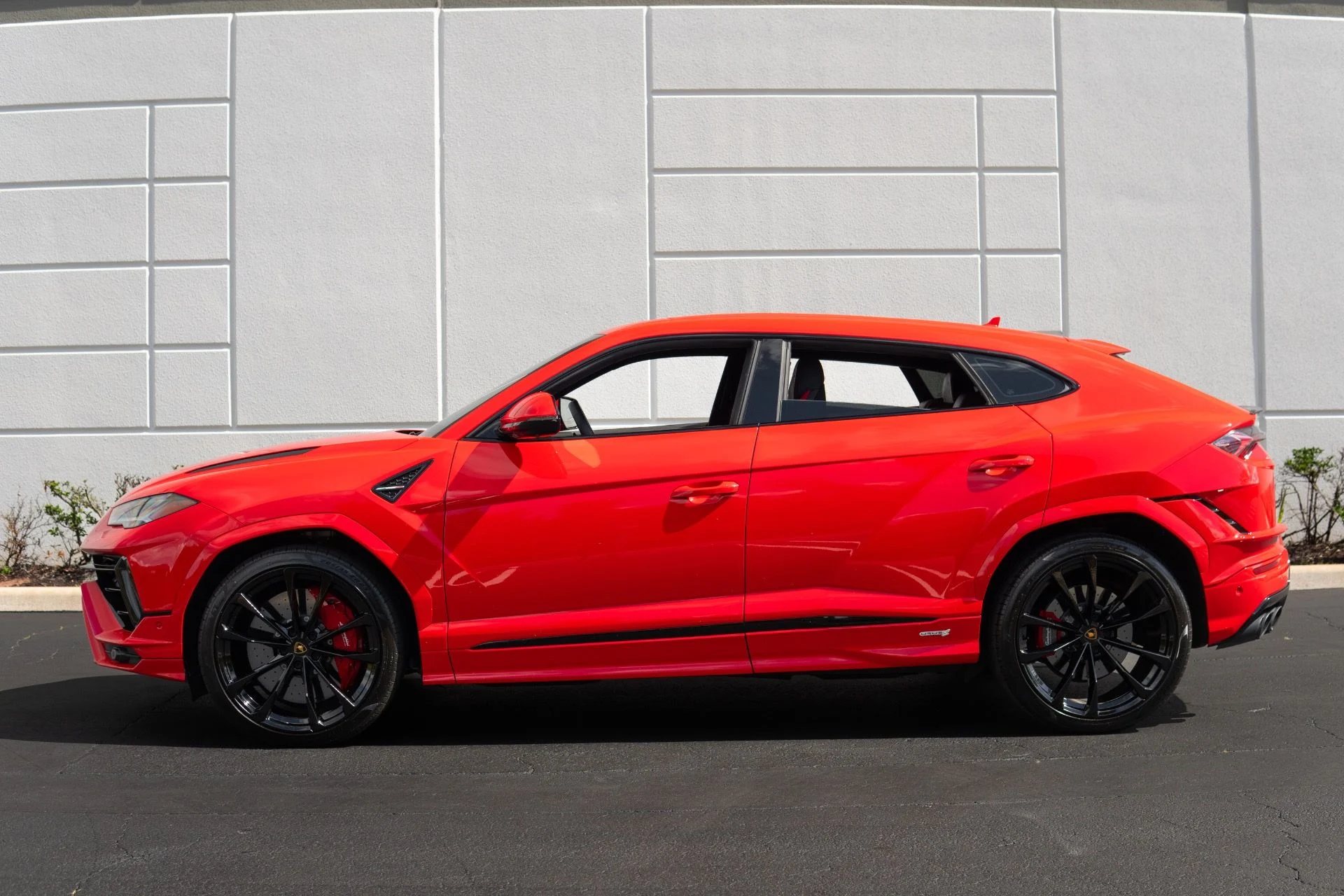 mph016_3112060637_Used_2023_Lamborghini_Urus_S_1771018679_e39ba4bcbb
