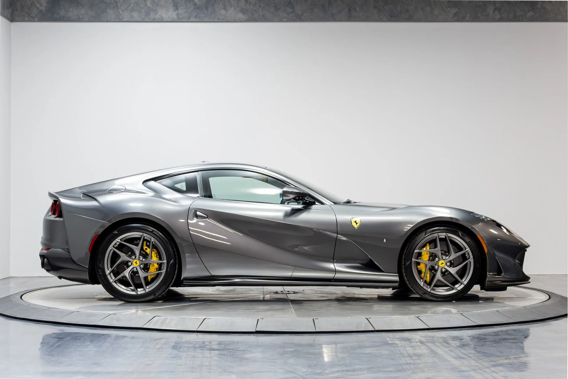 mph016_3112852166_Used_2020_Ferrari_812_Superfast_1777415700_34c9695f54