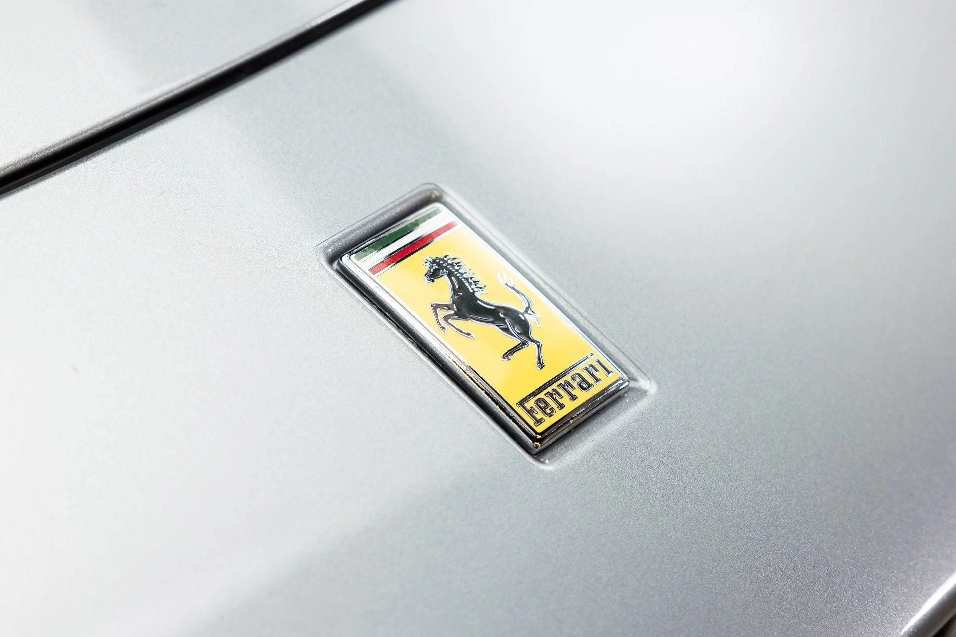 mph016_3125175497_Used_2023_Ferrari_Roma_1783519056_838cd354a0