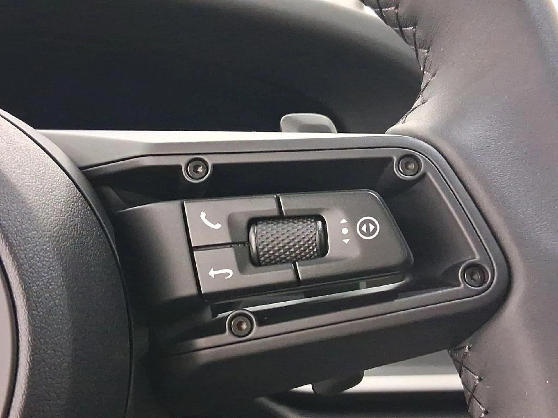 mph016_3129450389_am_CG_60_F74ak_Ay_Tl_LHUZNL_1_Aqc_N4_88a93e76cd