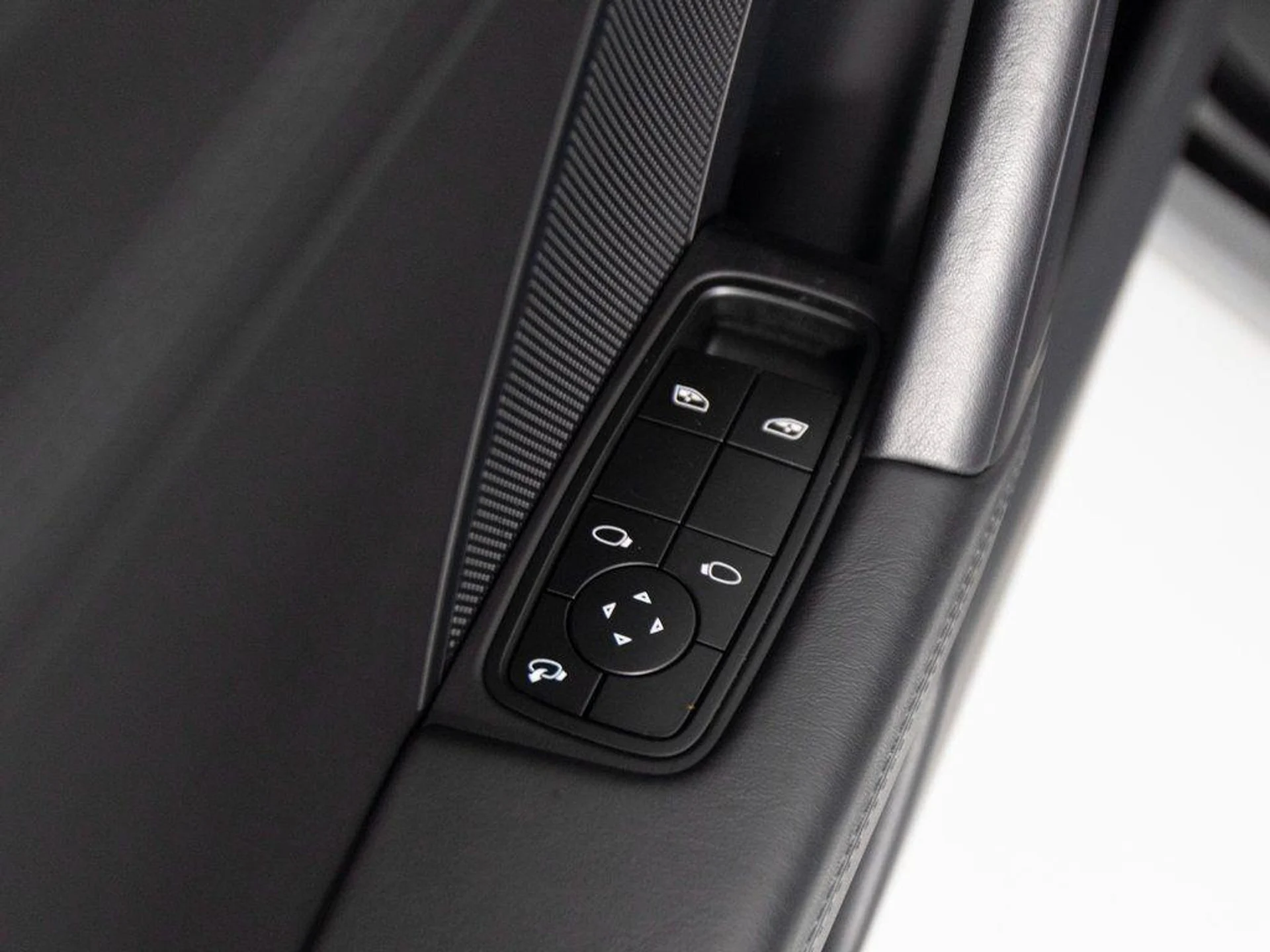 mph016_3130096172_z_r_OGR_Hl_W_Aa_Cufyp_E551_Mzciv_B0_73d0c32958