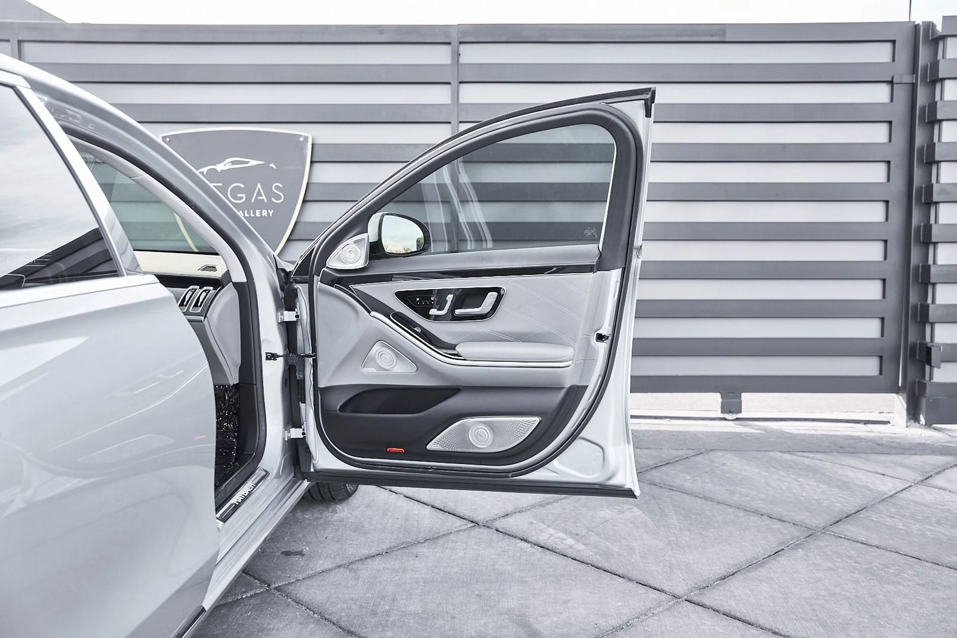 mph016_3135428841_Used_2021_Mercedes_Benz_S_Class_Maybach_S_580_1771643096_2e9b5e488b