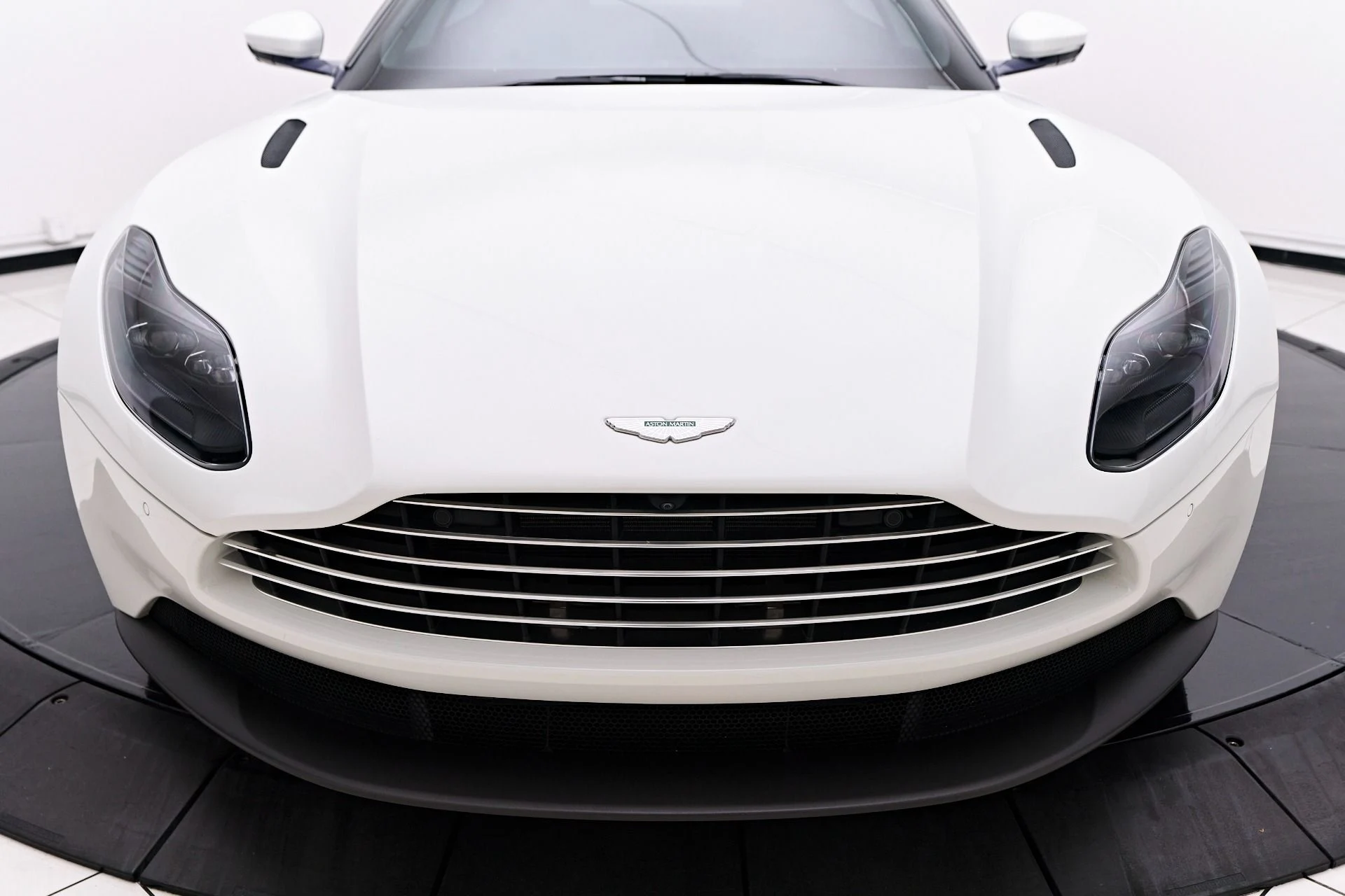 mph016_3138341136_Used_2019_Aston_Martin_DB_11_Base_1758851290_4f80af8f68