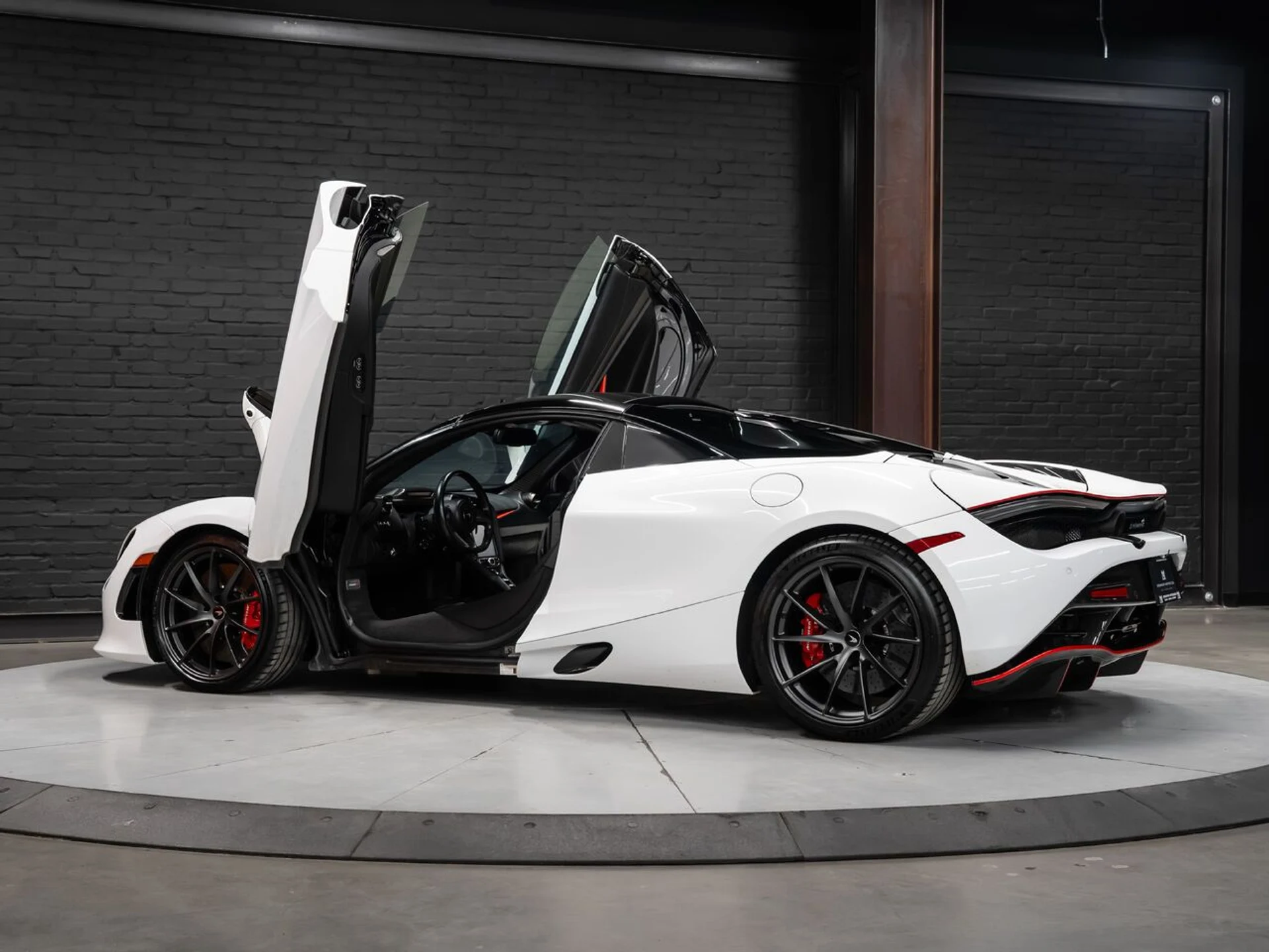 mph016_3141536343_mclaren_720s_2019_3ec88ef56d