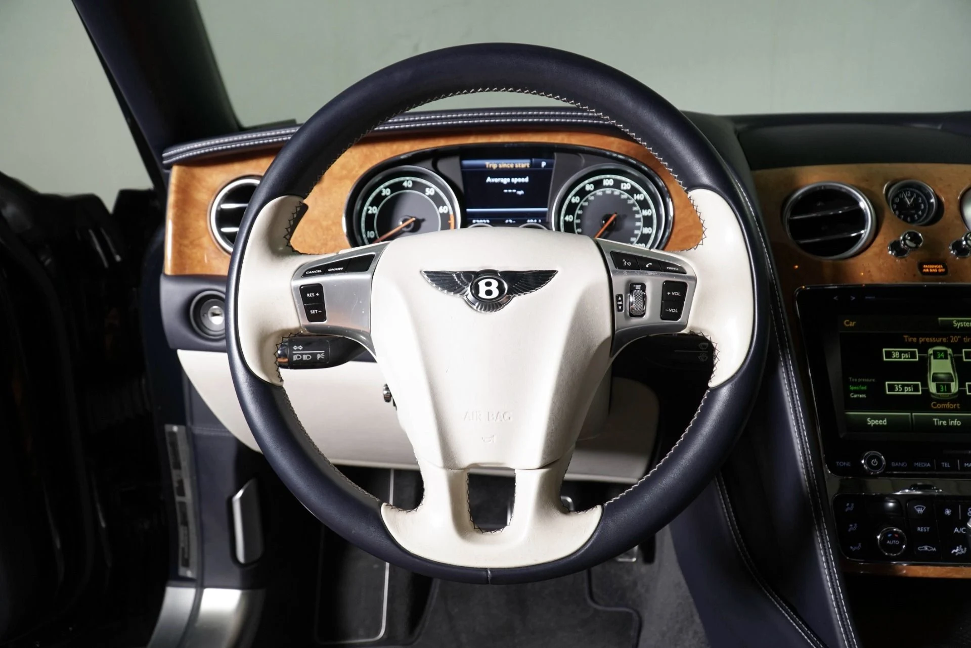 mph016_3151269661_Used_2015_Bentley_Flying_Spur_V8_1773689029_8db3722592