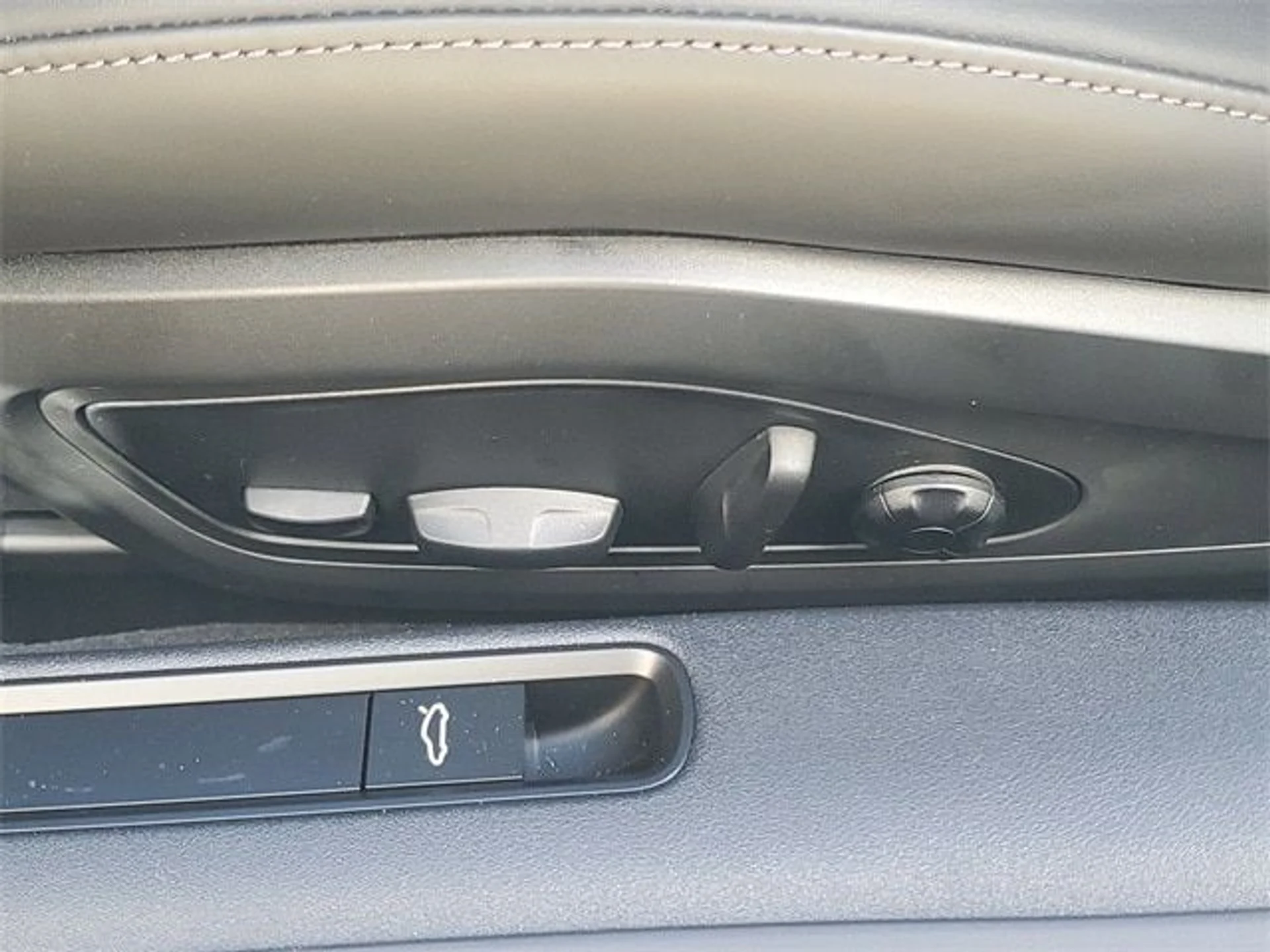 mph016_3154022480_5f29122cb4cd11f35913e31dce5fe591x_87004f231c