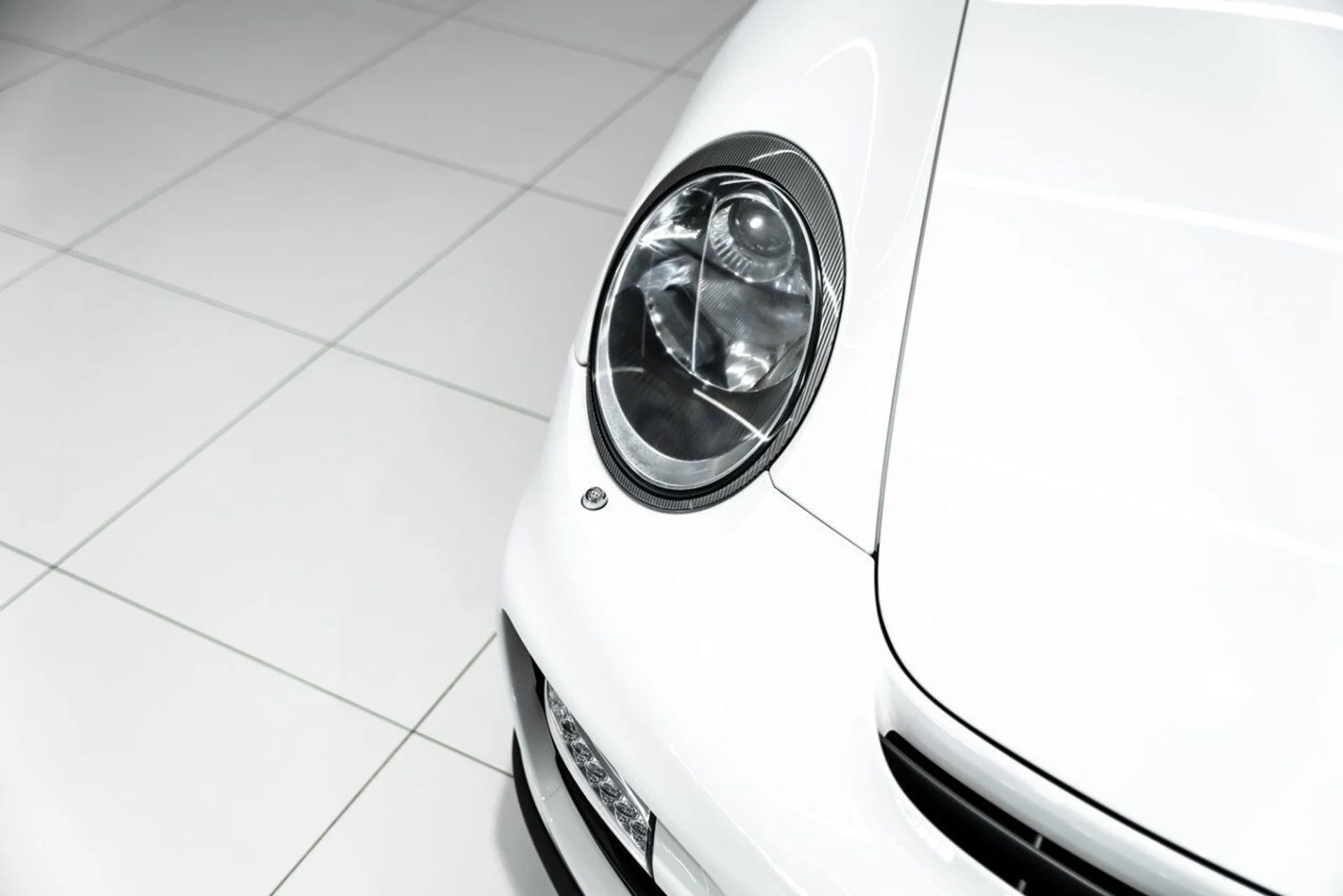 mph016_3154806778_porsche_911_2009_jpg_v_1773863537_43d66bf27b